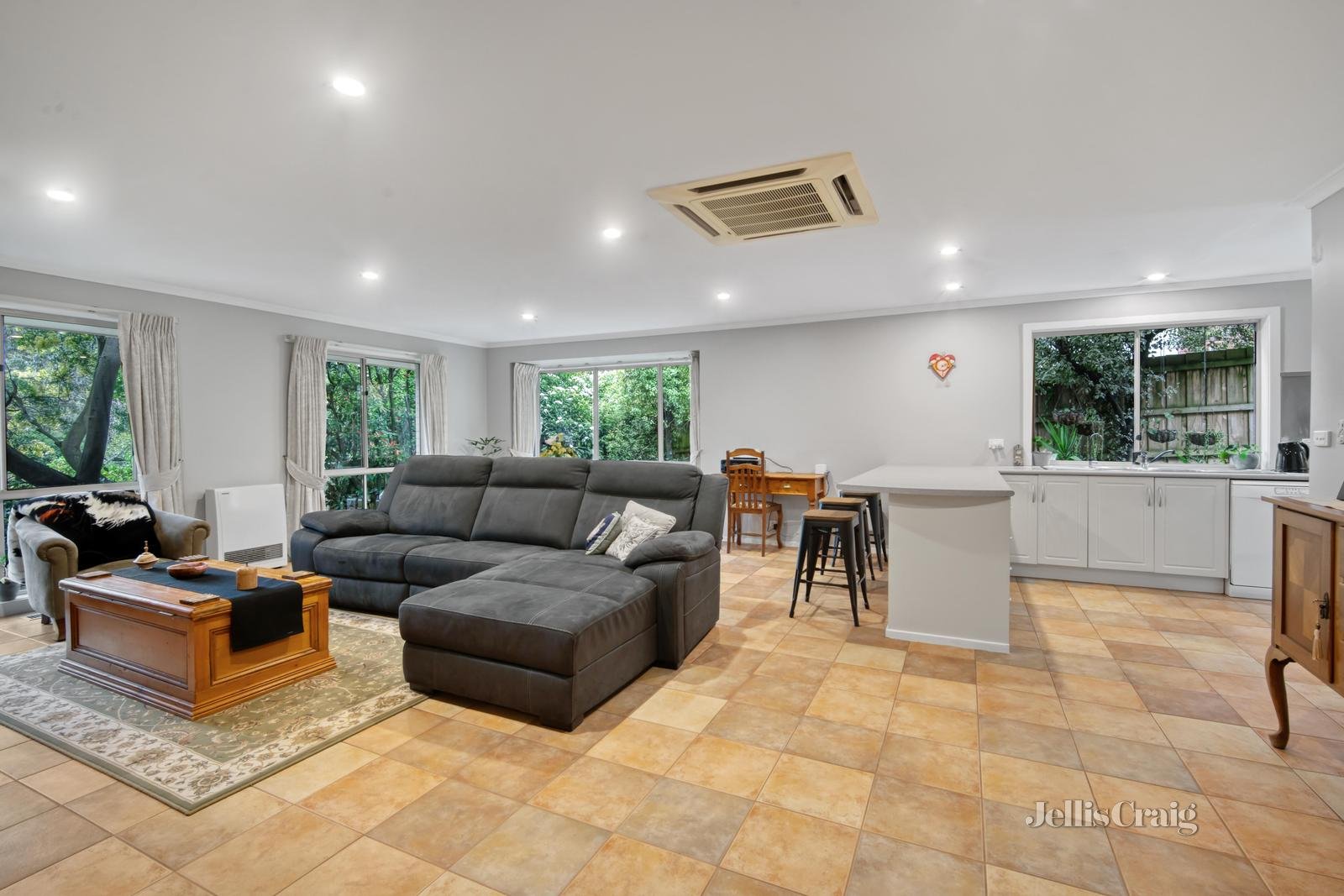 10 Woodside Court, Ballarat North image 4