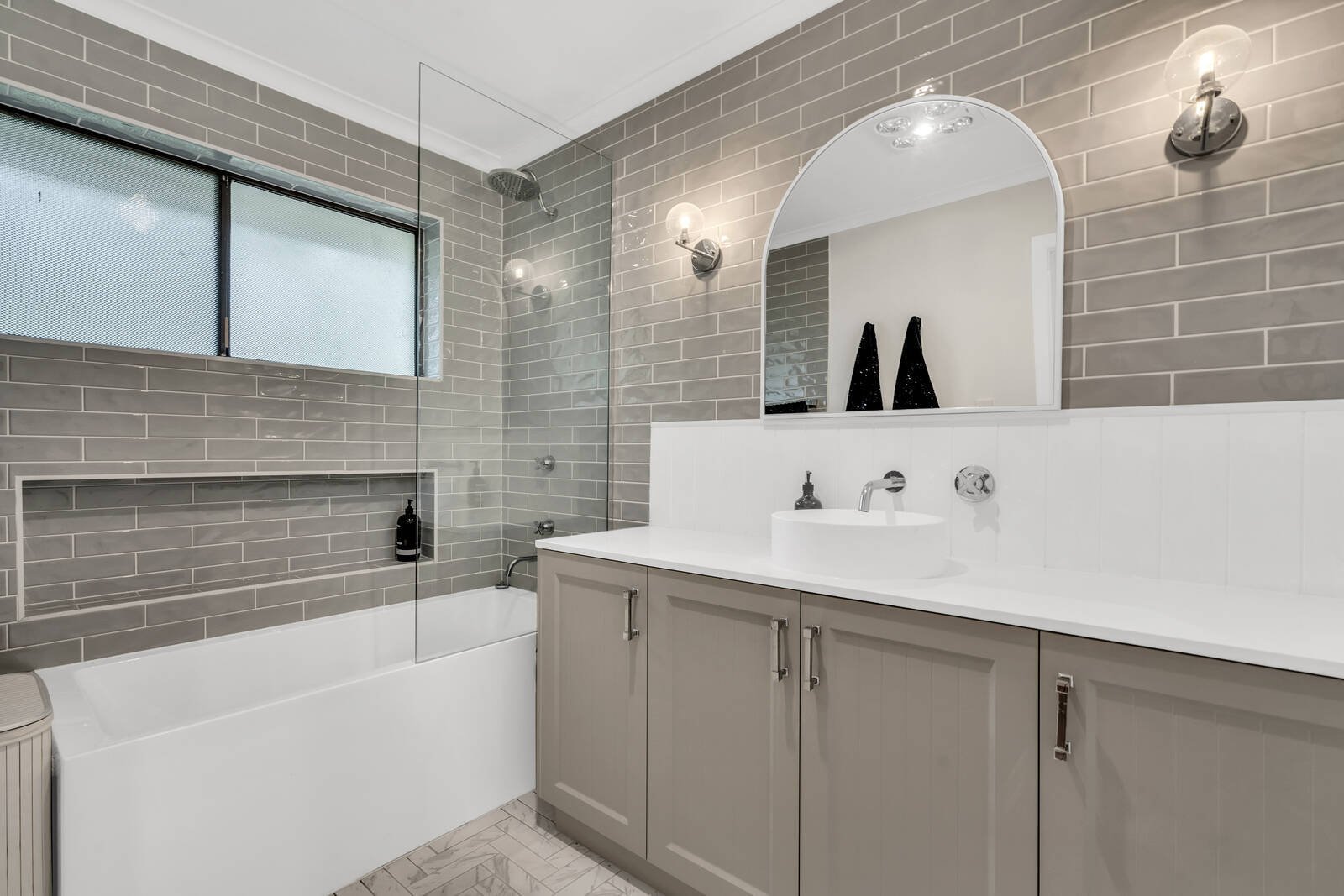 Property Gallery Thumbnail 3