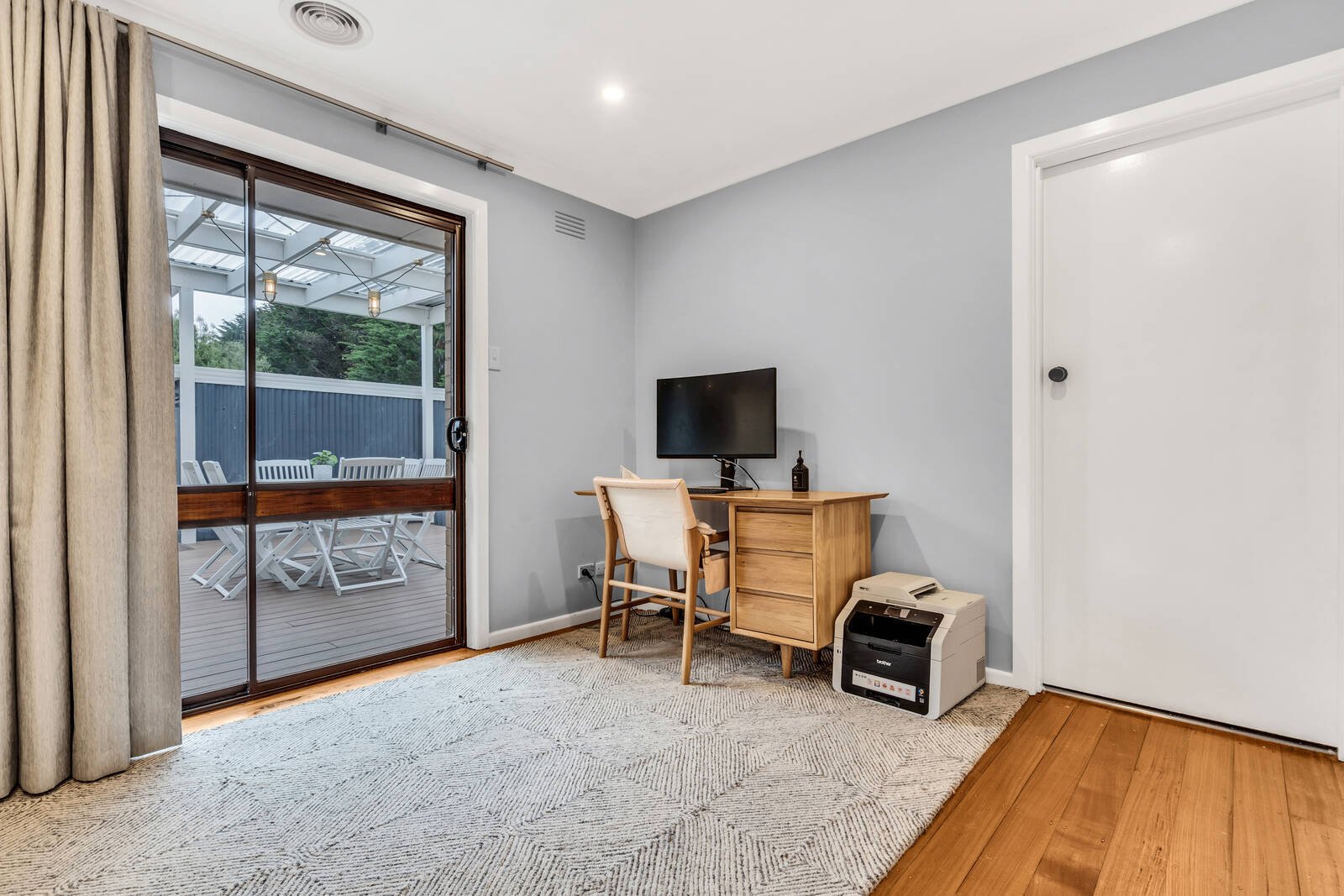 Property Gallery Thumbnail 11