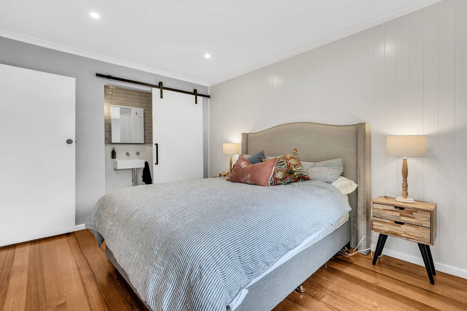 Property Gallery Thumbnail 13