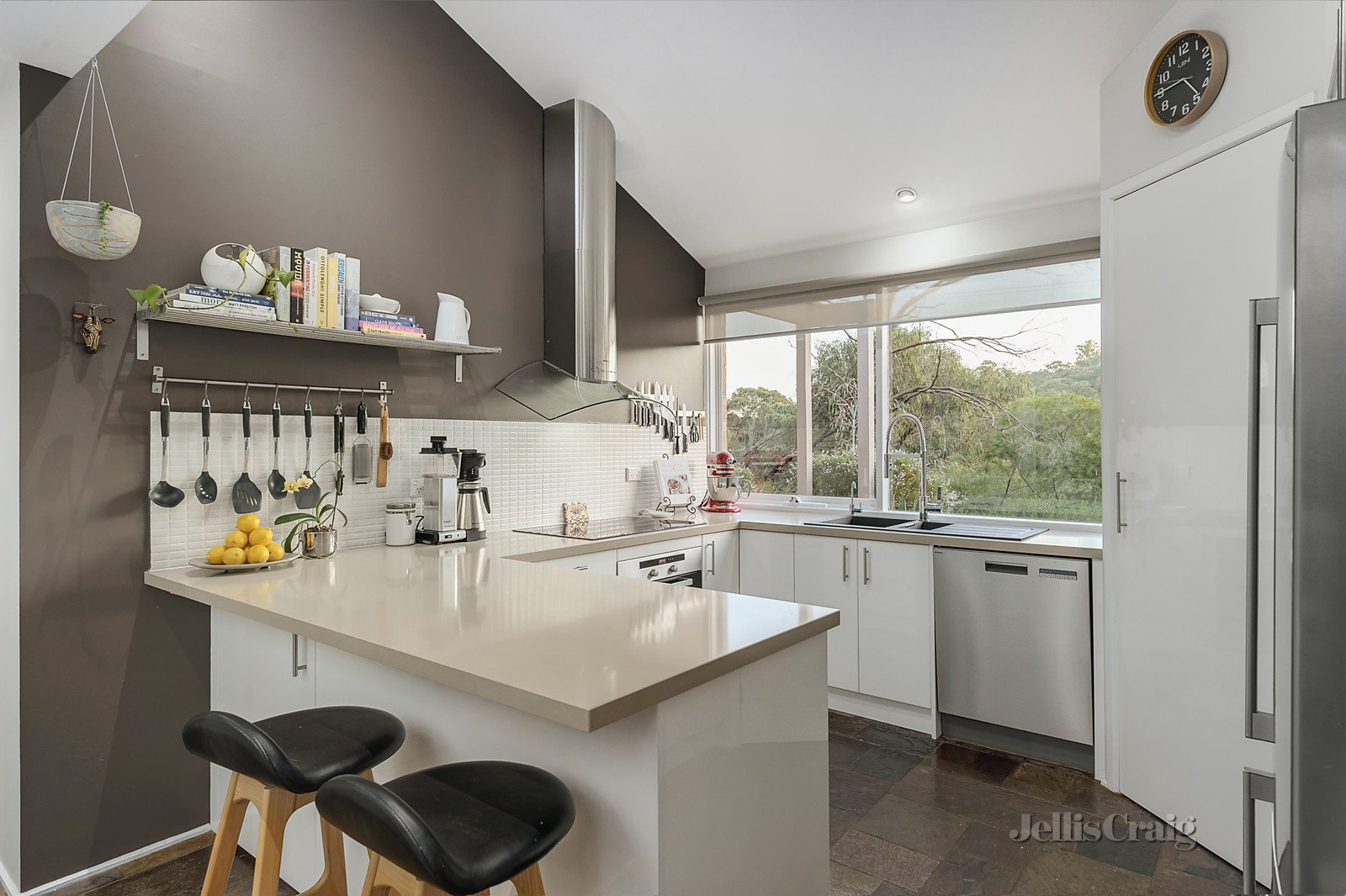 10 Wynvale Court, Eltham image 6