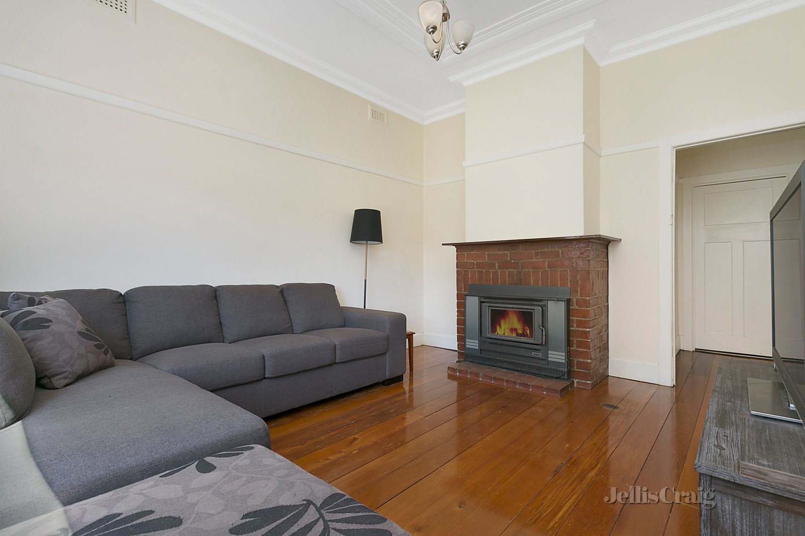 10 Yaldwyn  Street East, Kyneton image 2