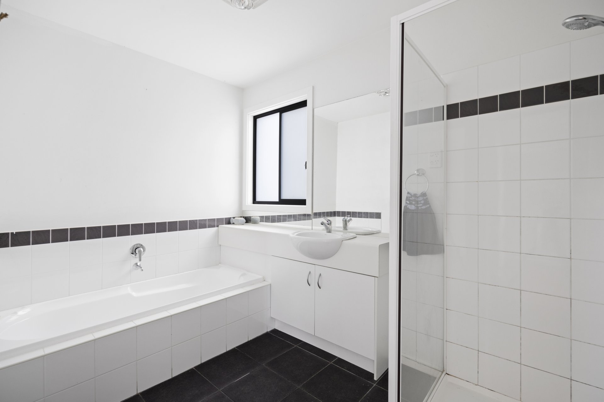 Property Gallery Thumbnail 7