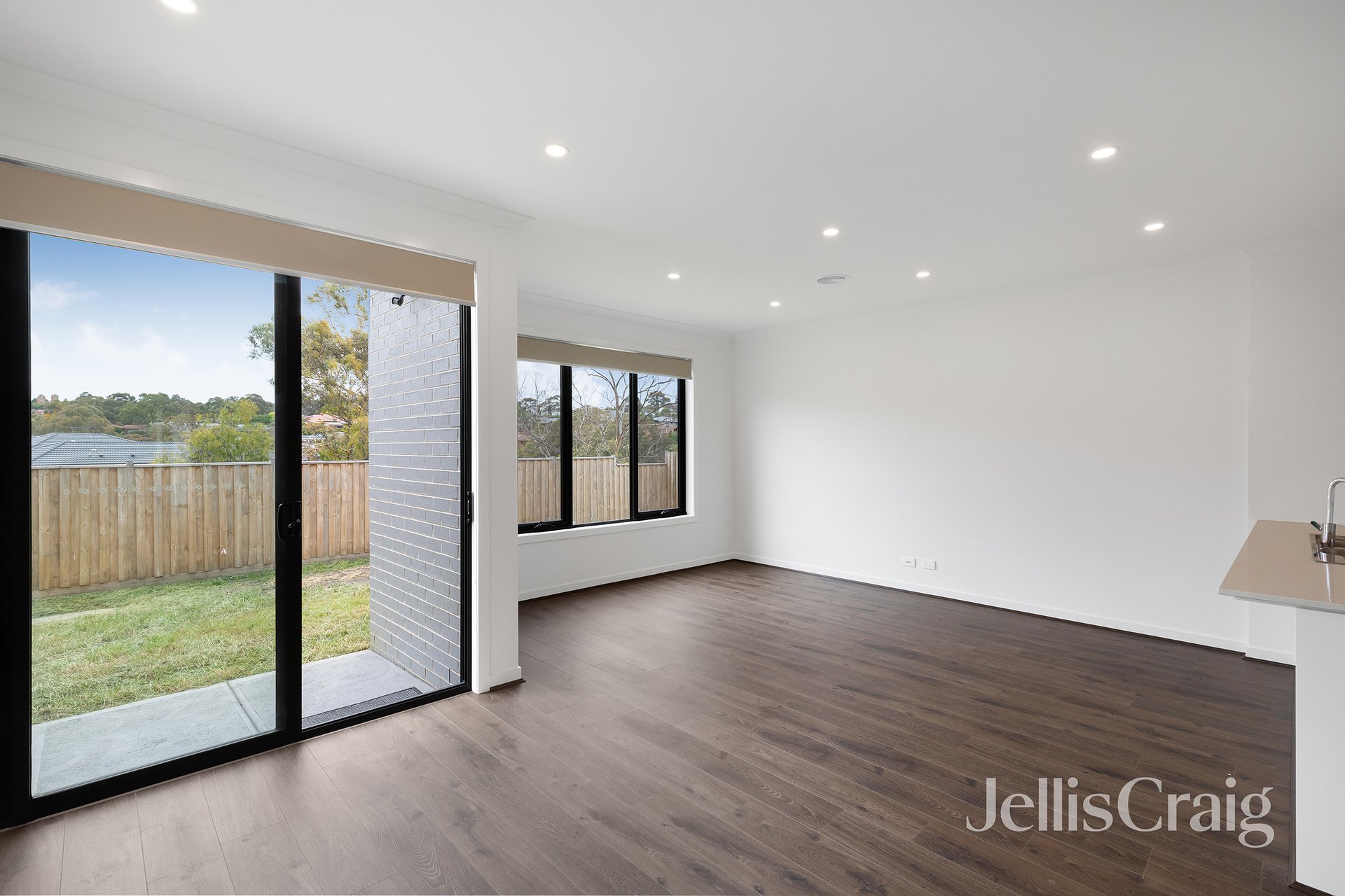 100 Lacebark Drive, St Helena image 3