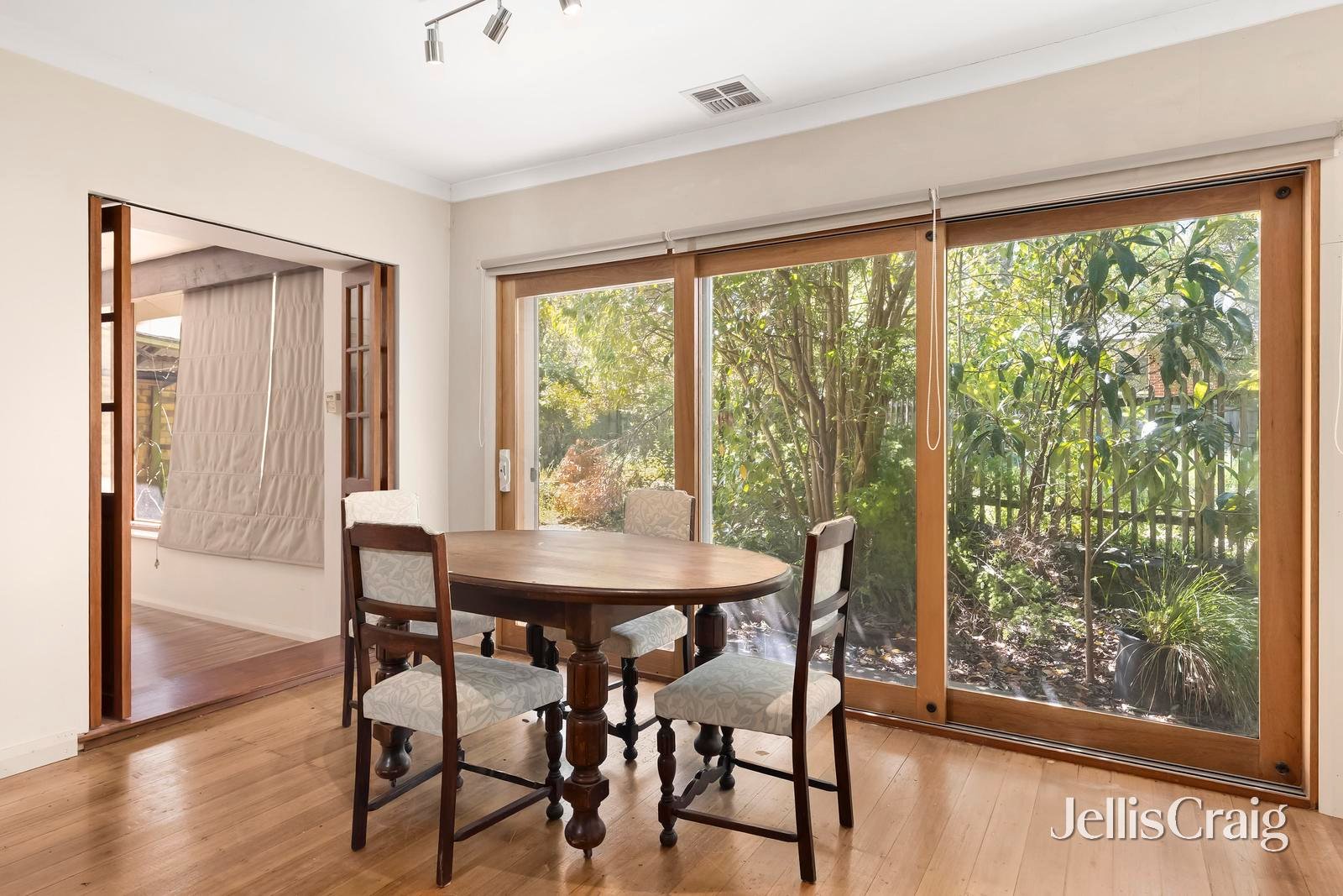 100 Manchester Road, Mooroolbark image 5