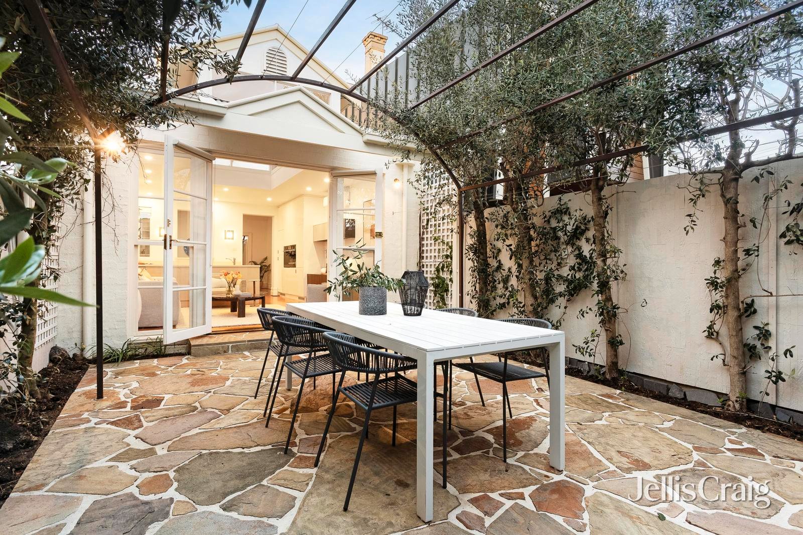 100 Page Street, Albert Park image 8