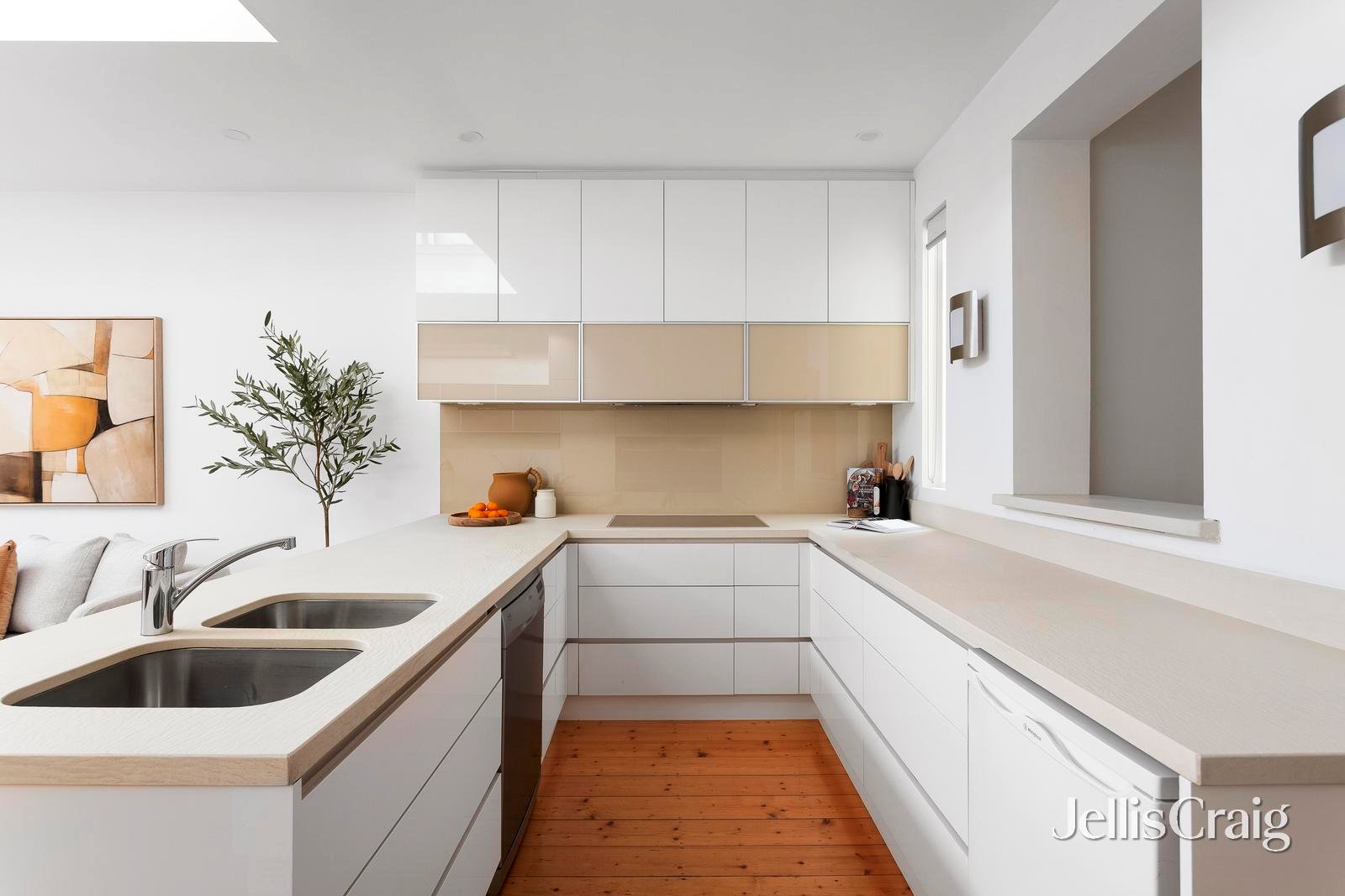 100 Page Street, Albert Park image 6