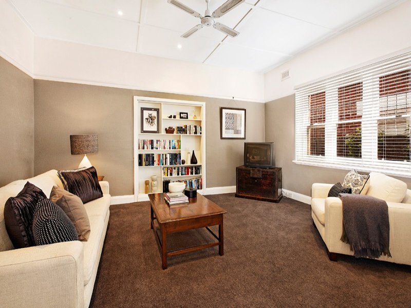 100 Ruskin Street, Elwood image 2