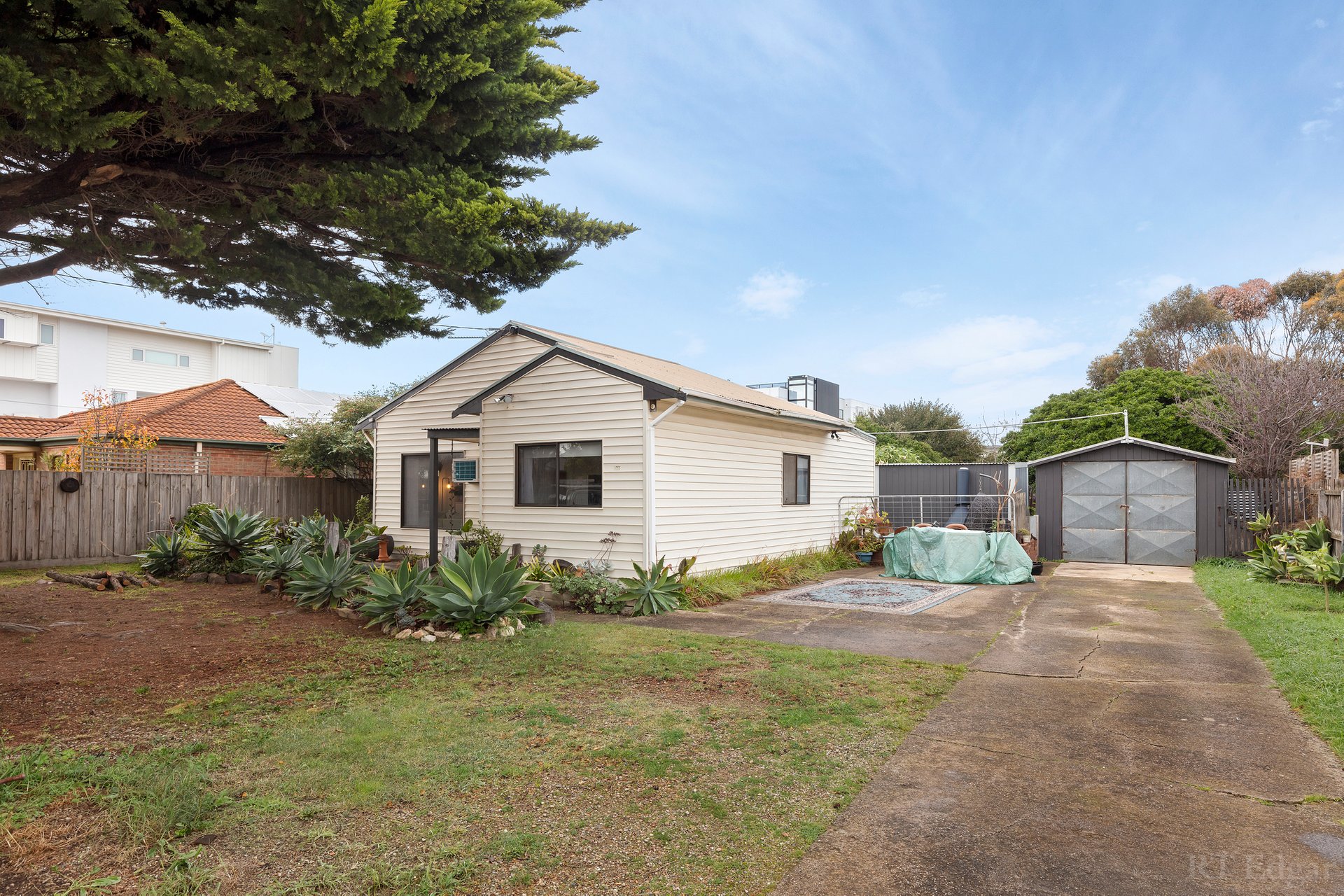 Property Gallery Thumbnail 9