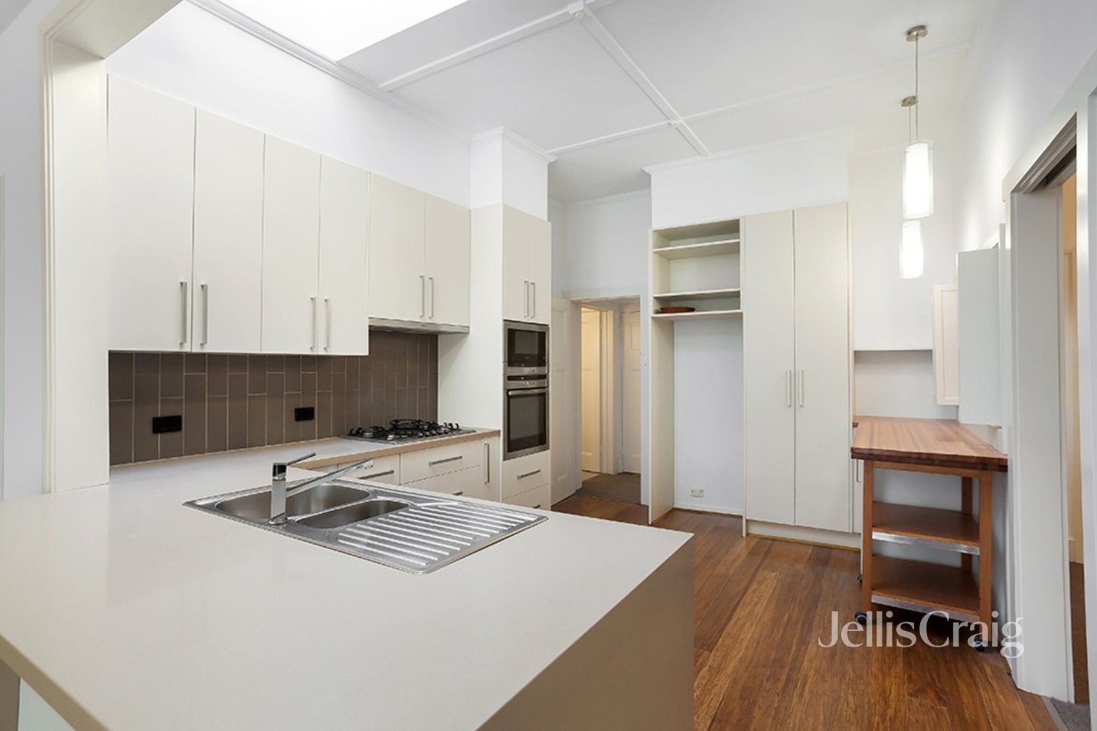 100 The Eyrie, Eaglemont image 2