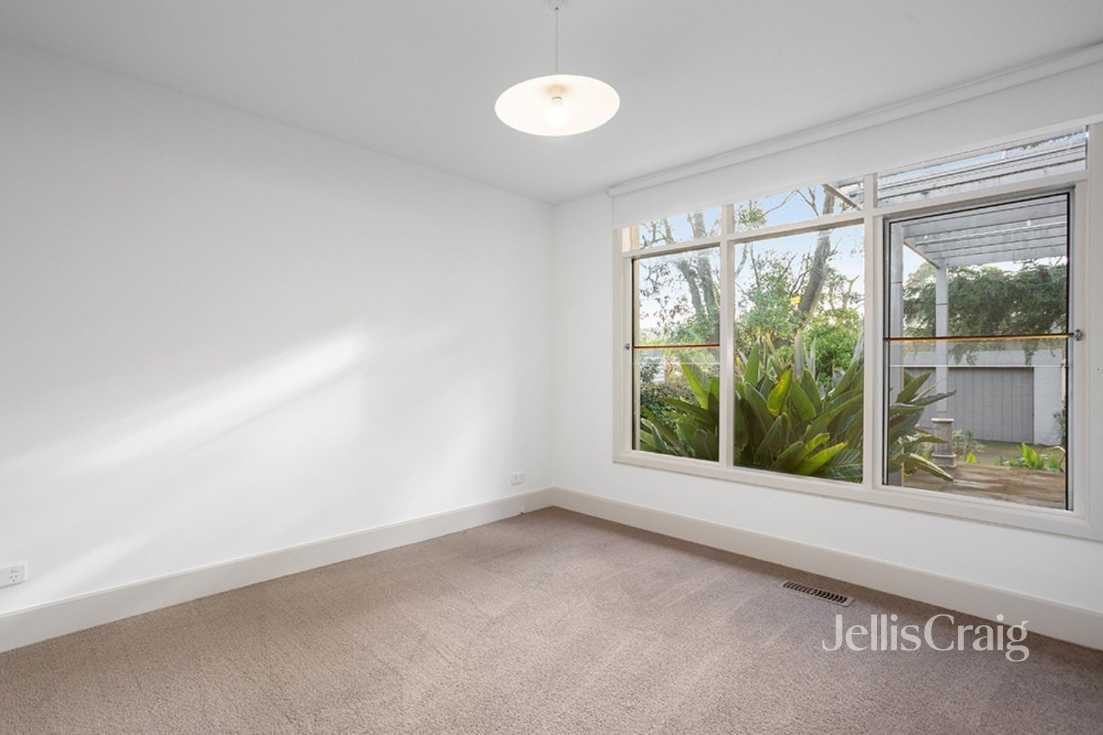 100 The Eyrie, Eaglemont image 6