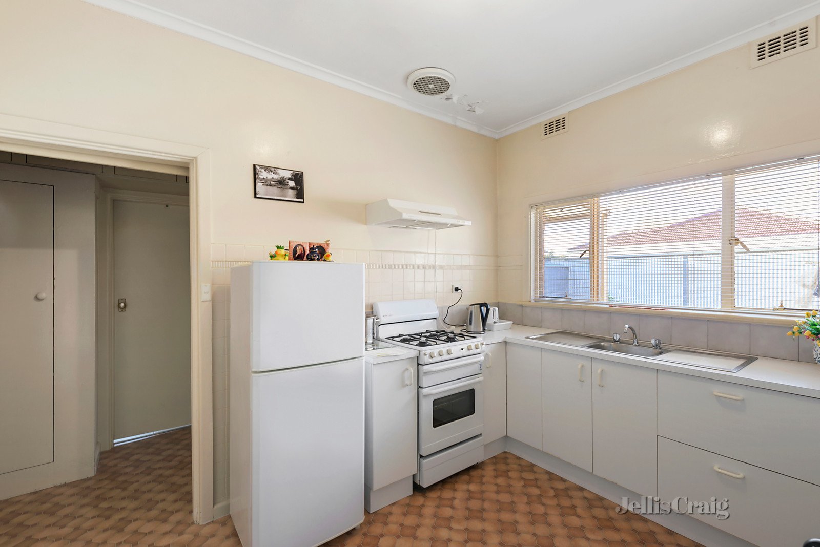 100 Tucker Road, Bentleigh image 4