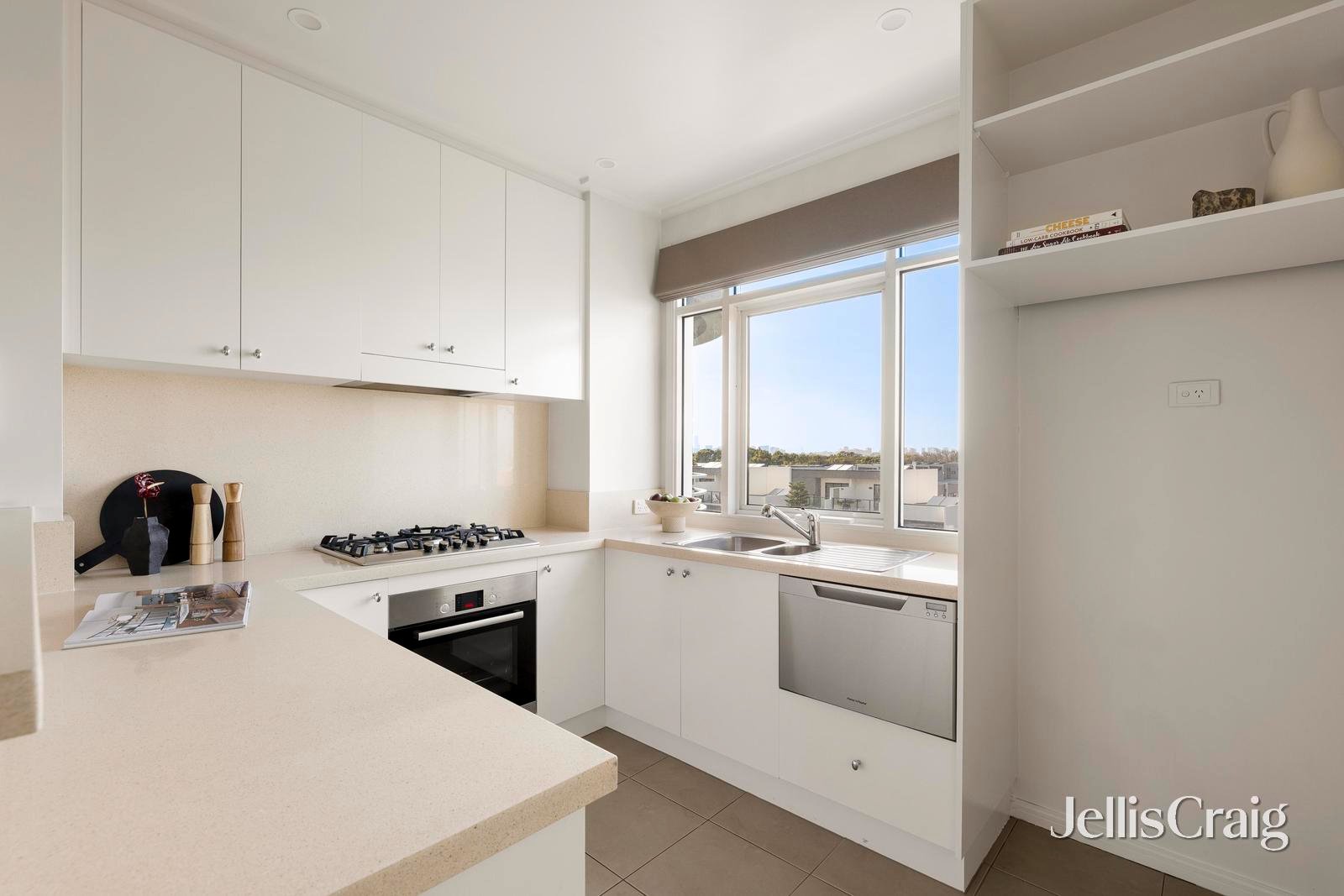 100/1 Graham Street, Port&nbsp;Melbourne image 3