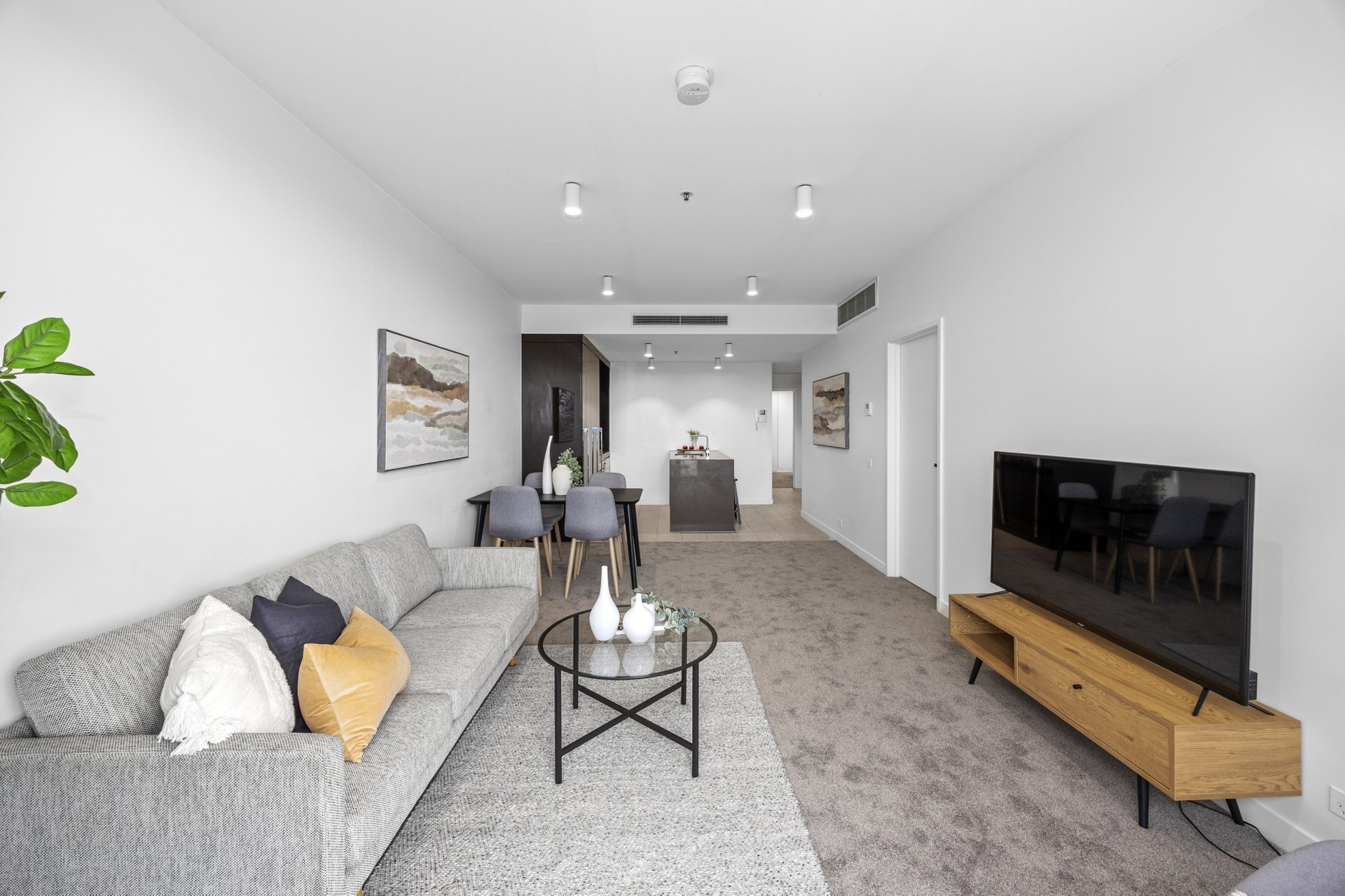 1001/1 Clara Street, South Yarra image 3