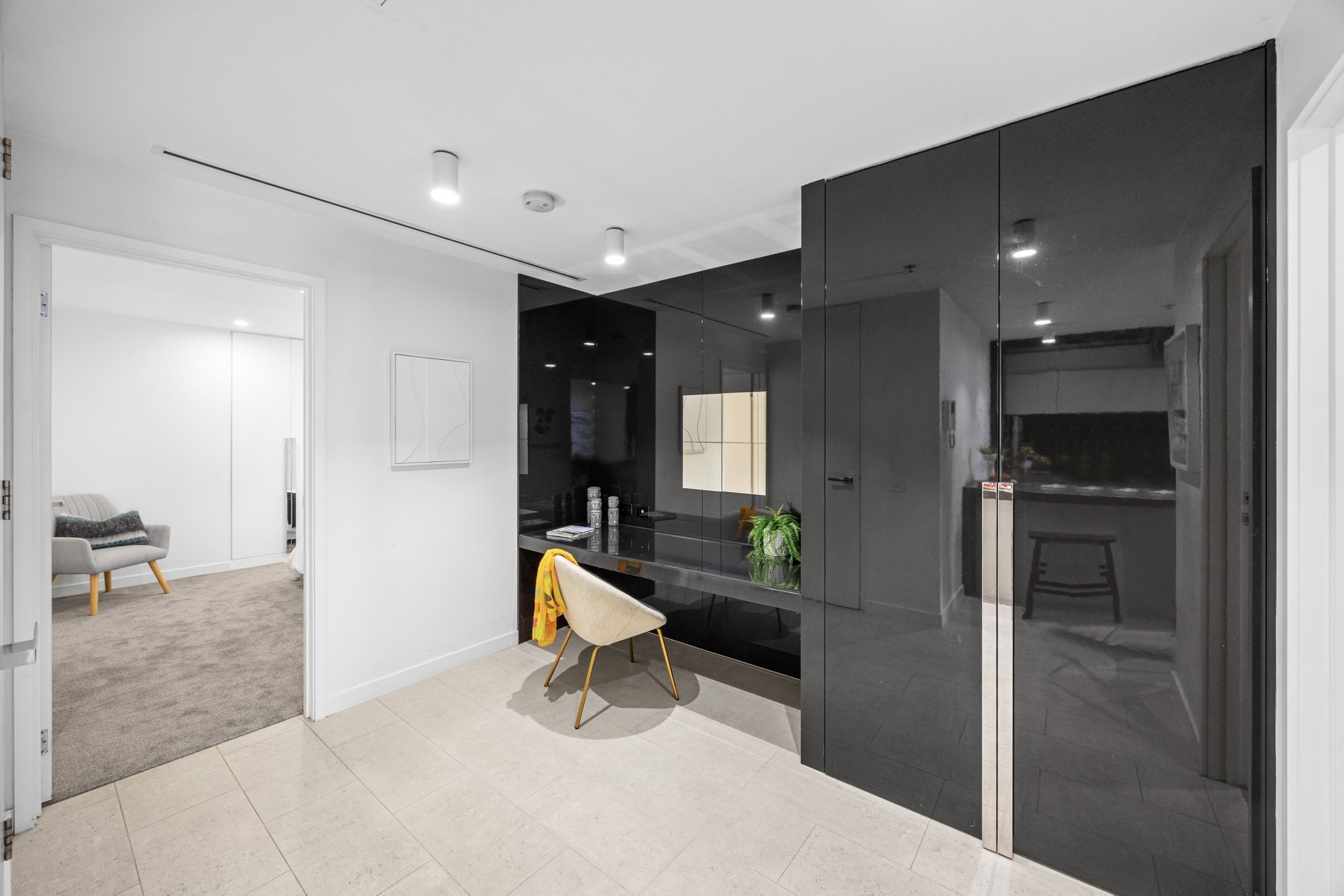 1001/1 Clara Street, South Yarra image 9