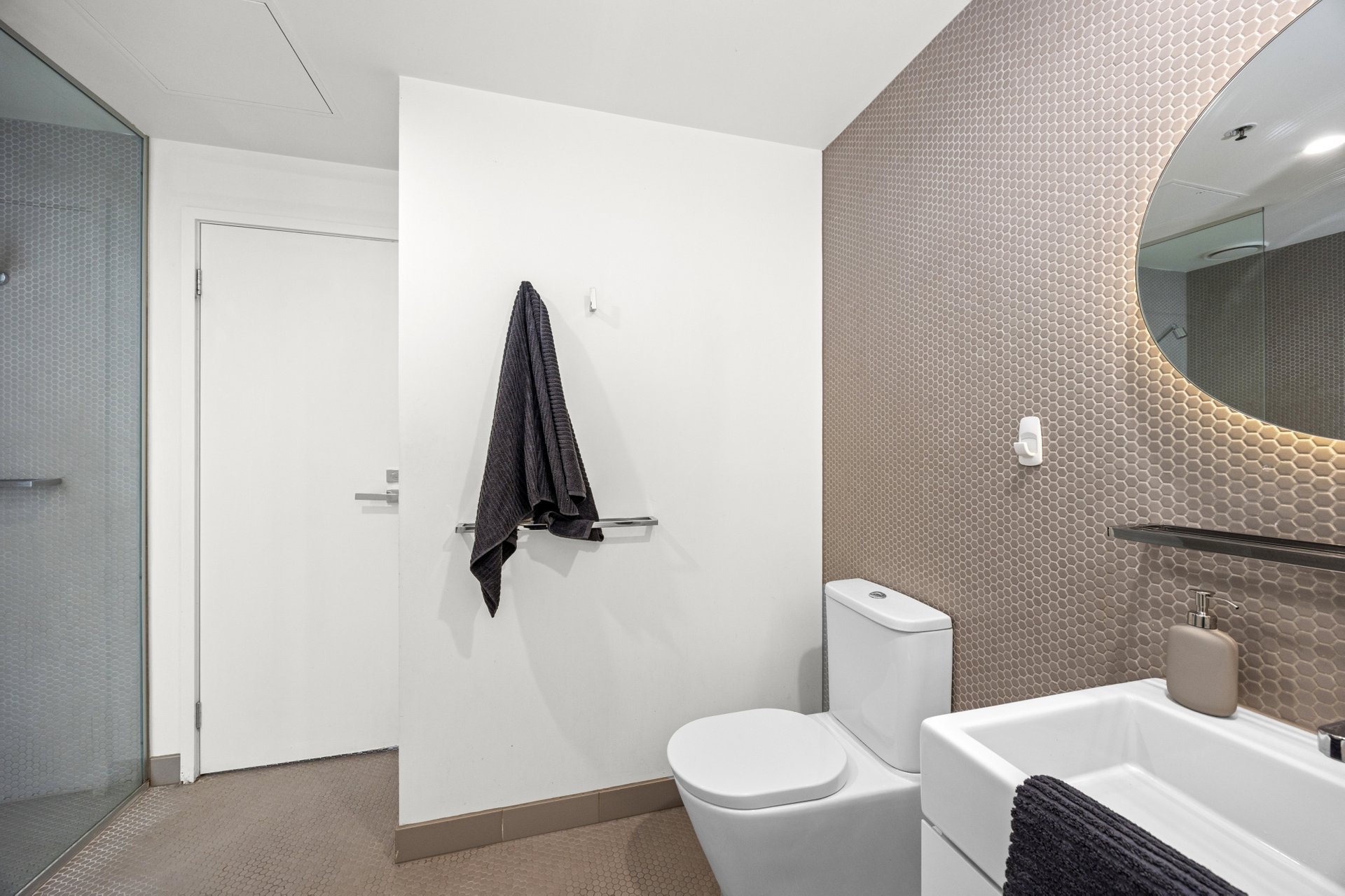 1001/1 Clara Street, South Yarra image 11