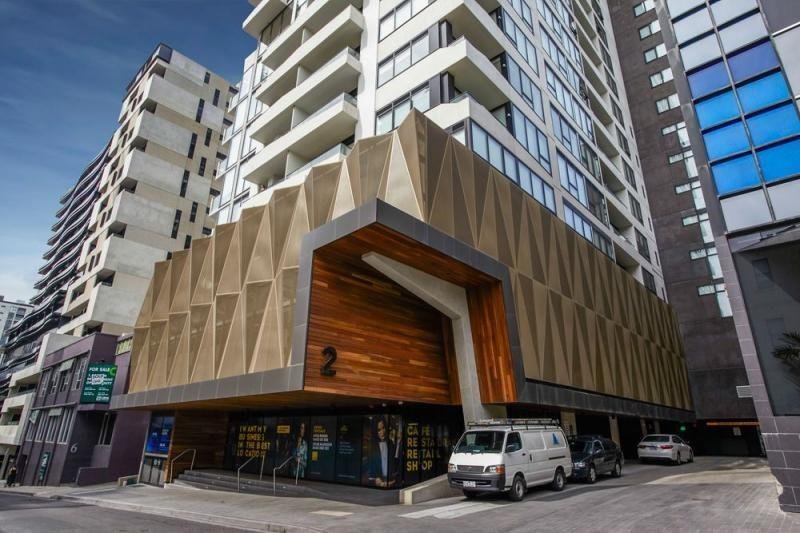 1001/2 Claremont St, South Yarra image 7