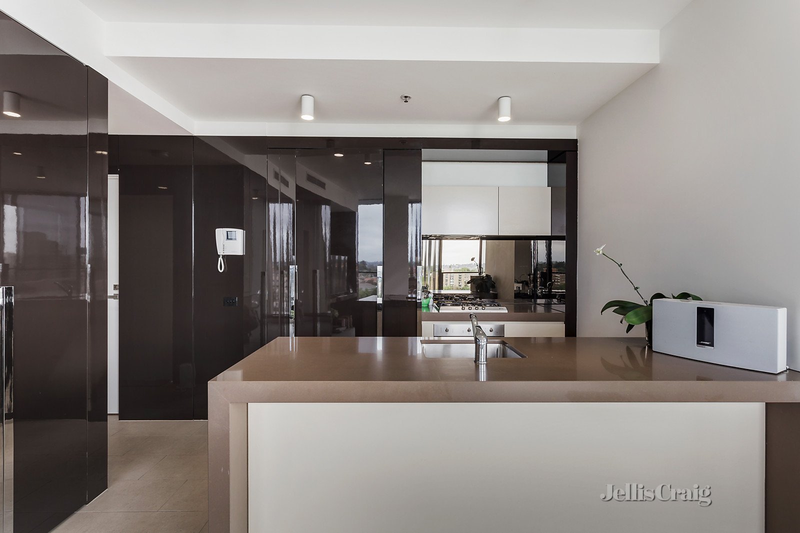 1002/1 Clara Street, South Yarra image 3