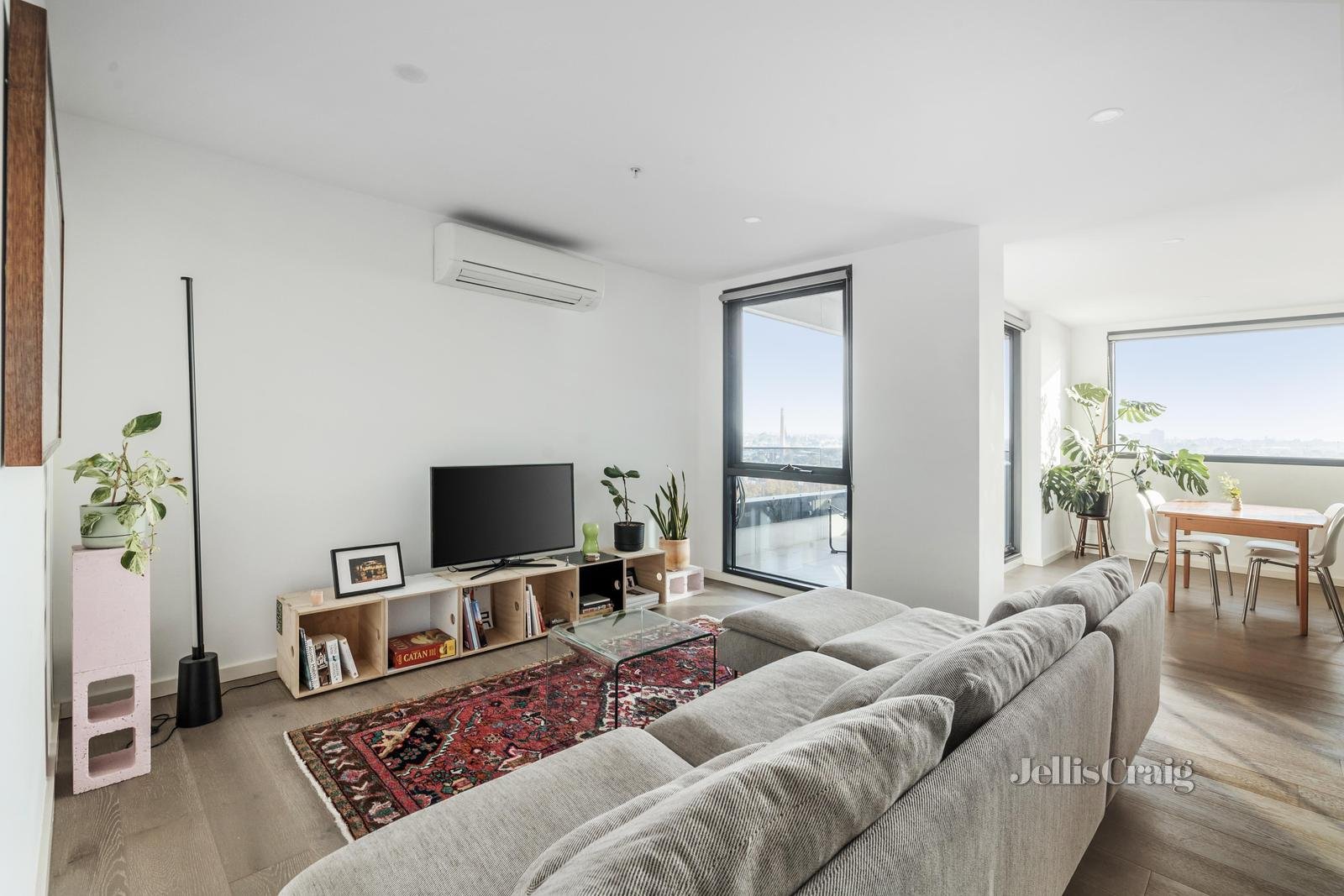 1002/251 Johnston Street, Abbotsford image 1