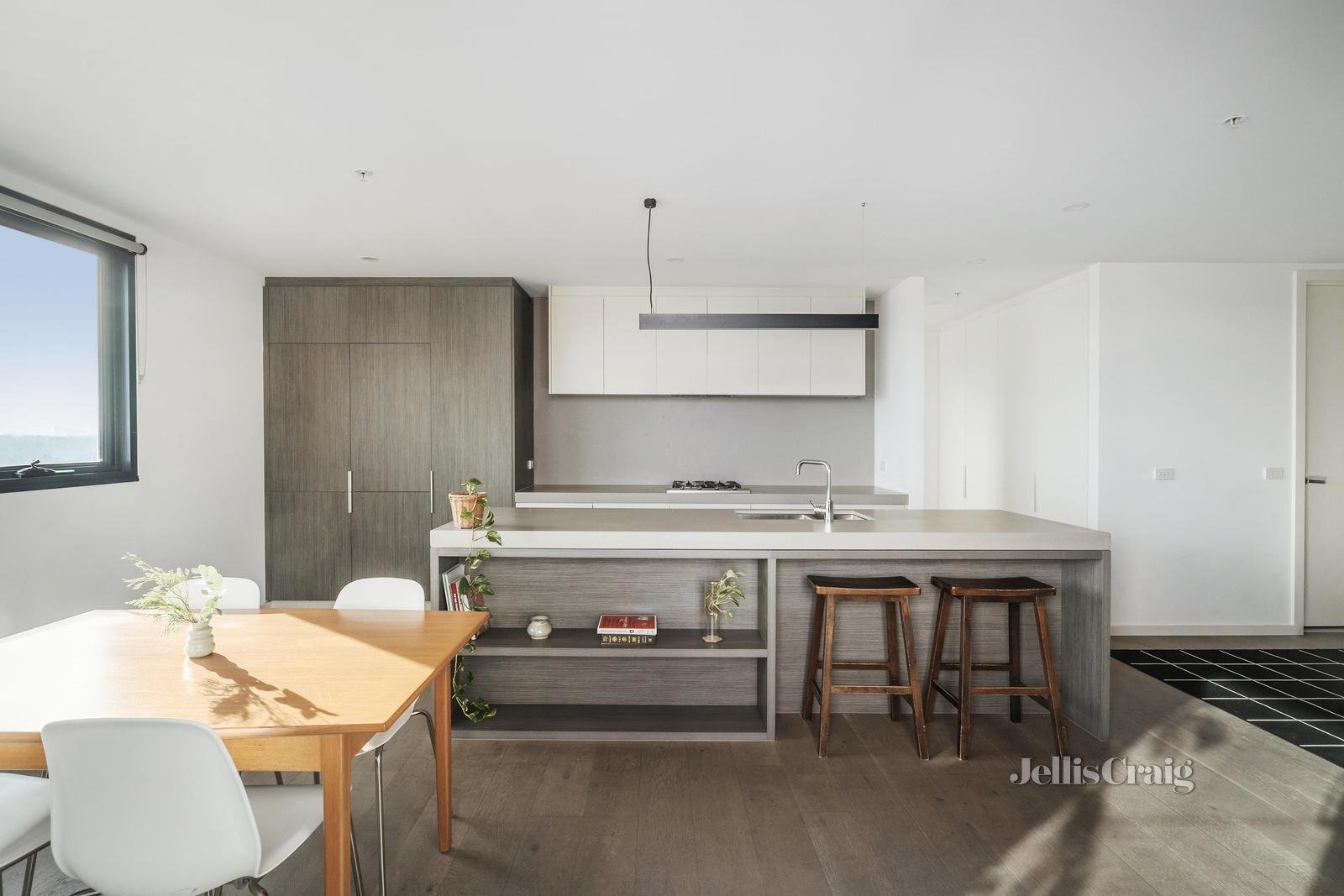 1002/251 Johnston Street, Abbotsford image 2