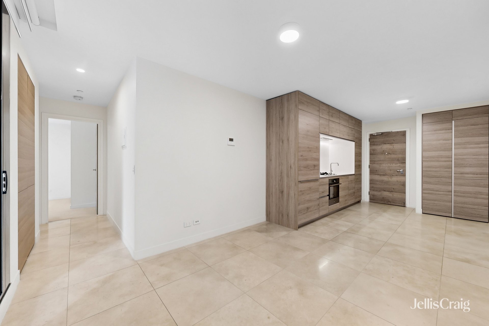 1004/12 Queens Road, Melbourne image 5