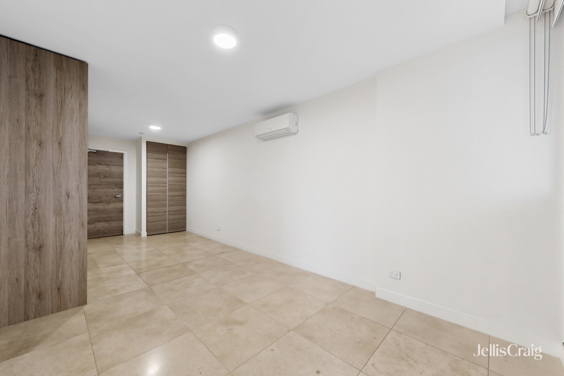 1004/12 Queens Road, Melbourne image 6