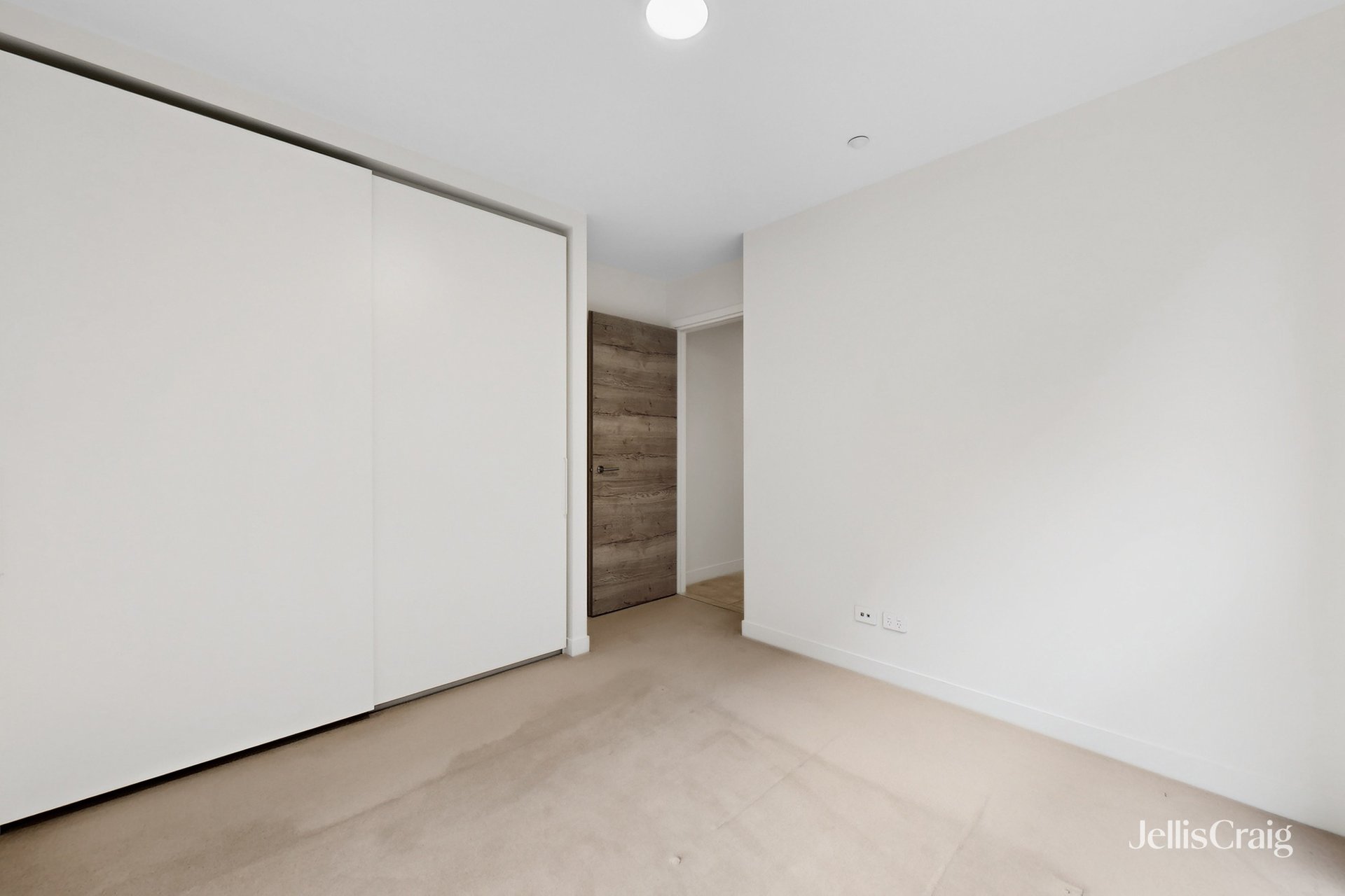 1004/12 Queens Road, Melbourne image 9