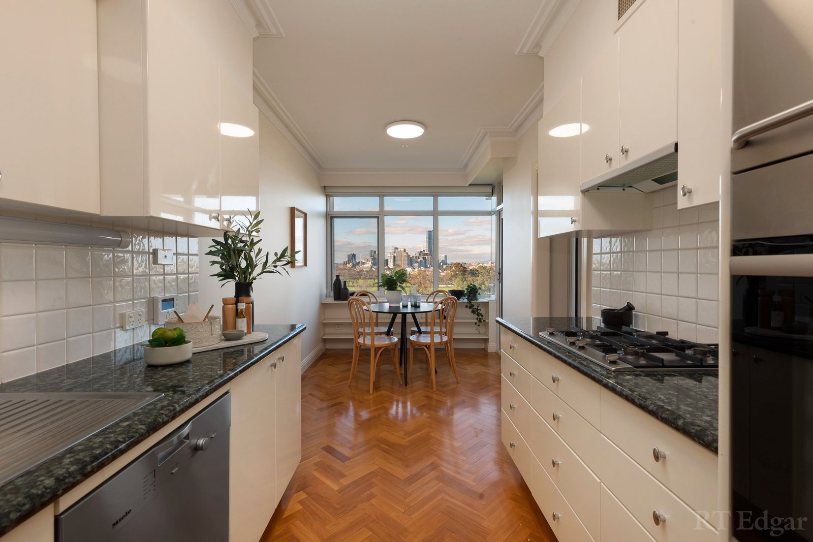 Property Gallery Thumbnail 8