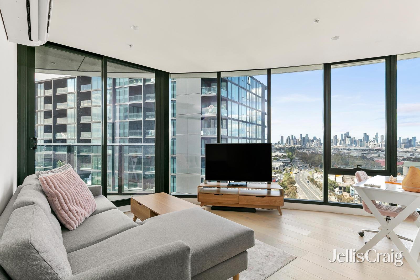 1005/1 Joseph Road, Footscray image 1