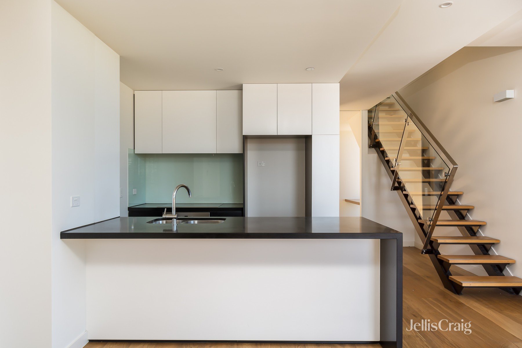 1005/123 Pelham Street, Carlton image 3