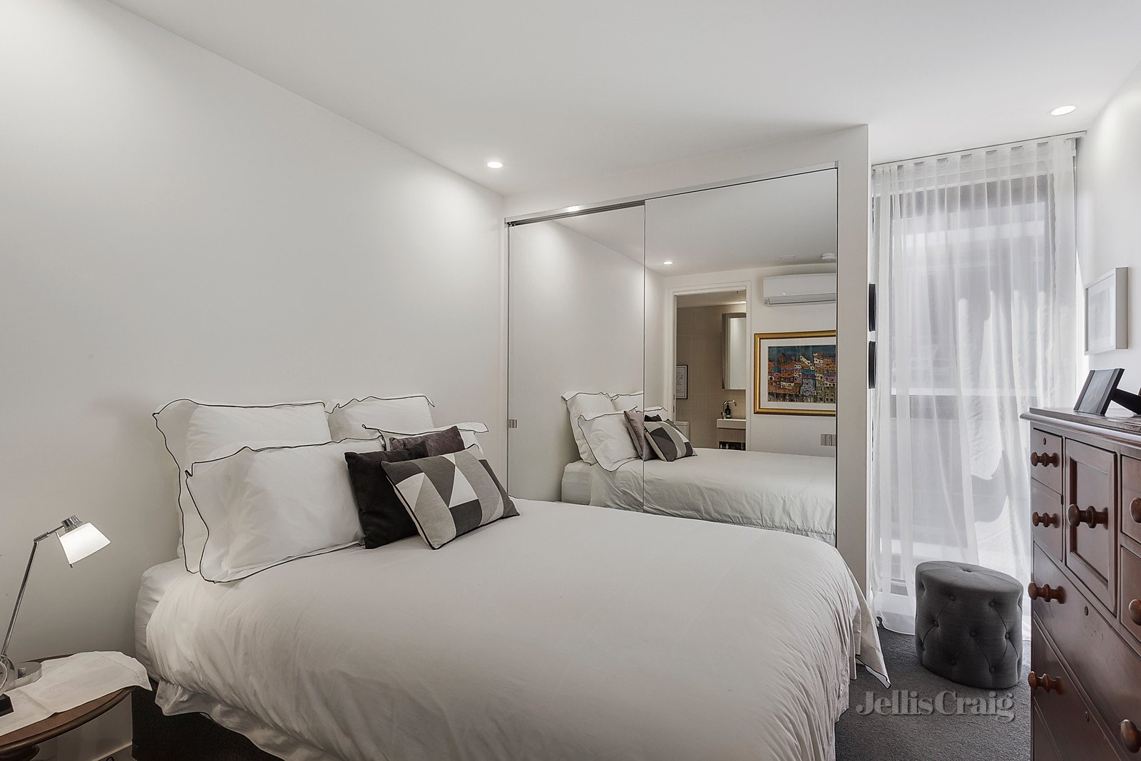 1005/18 Yarra Street, South Yarra image 3