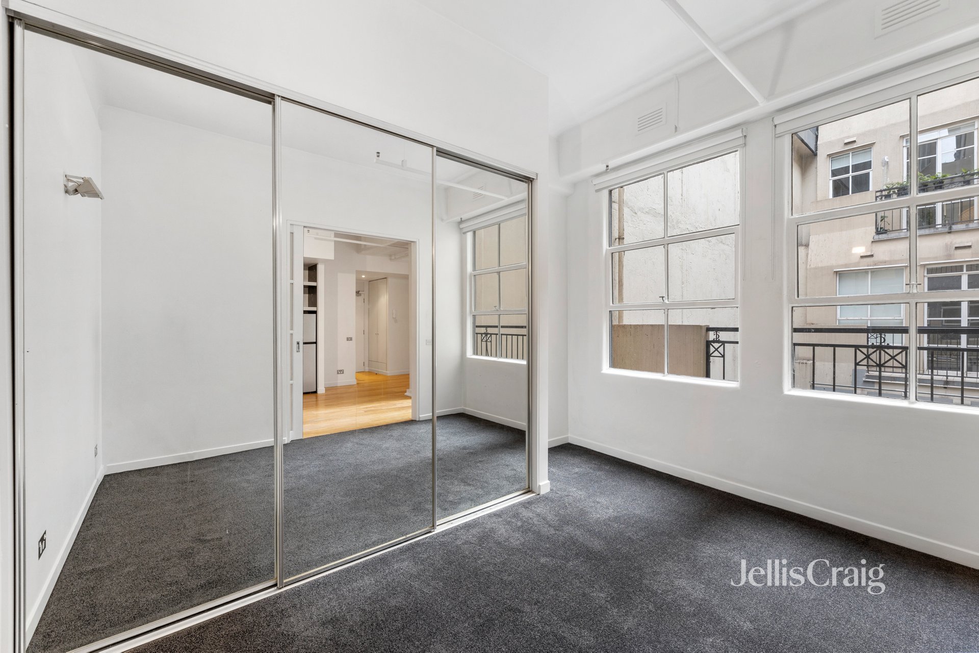 1005/422 Collins St, Melbourne image 4