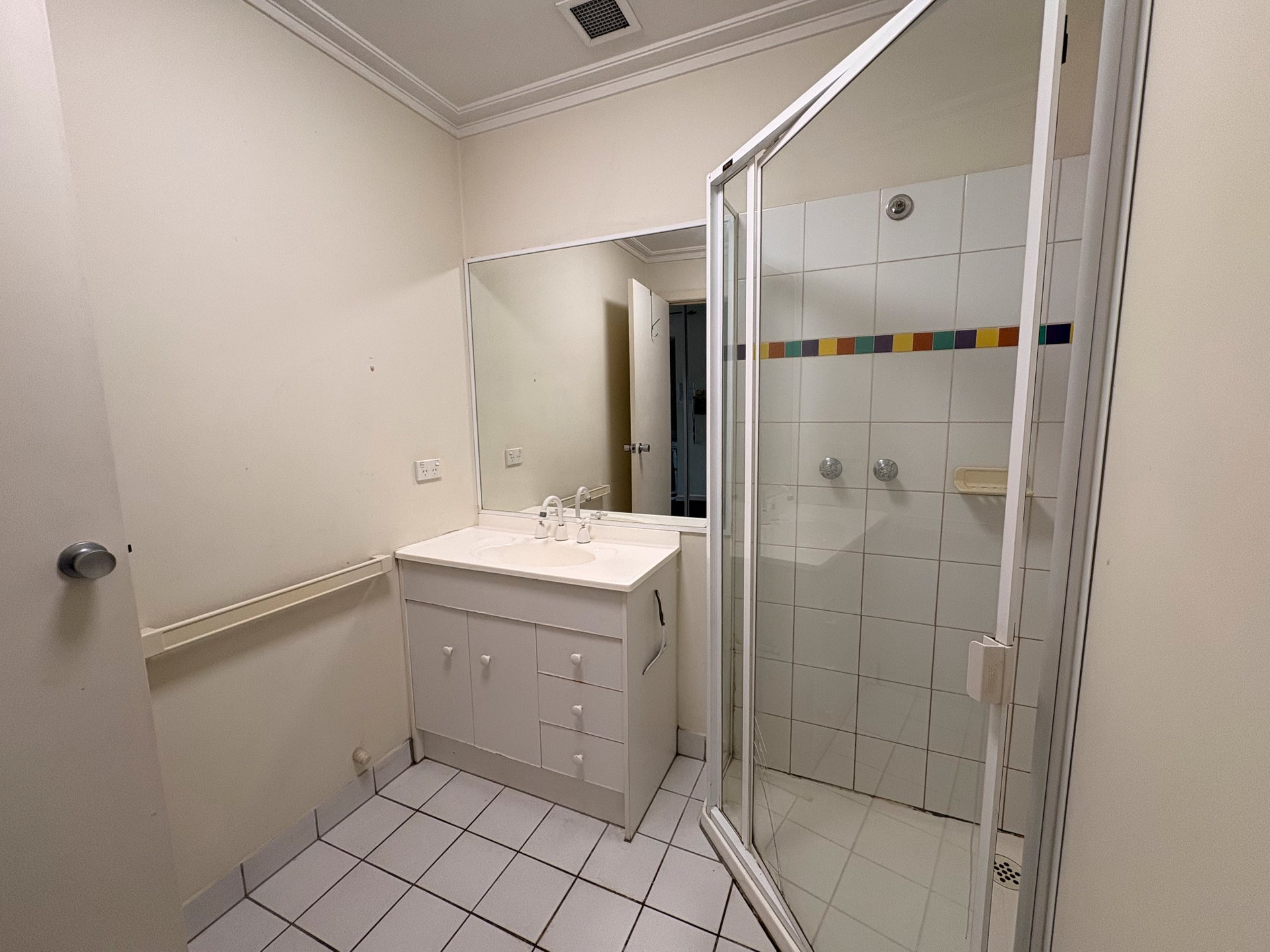 1006/339 Swanston Street, Melbourne image 5