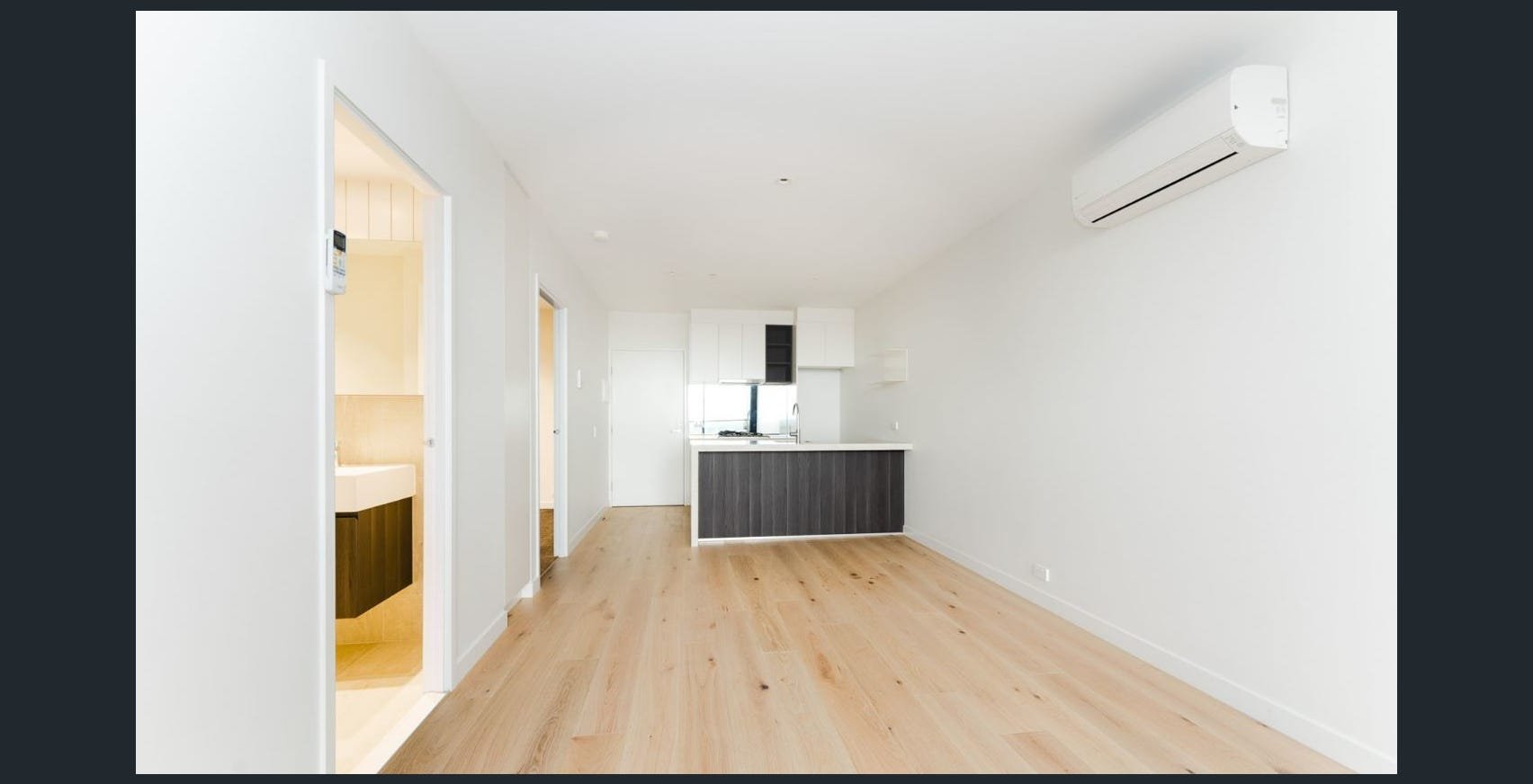 1007/245 City Road, Southbank image 2