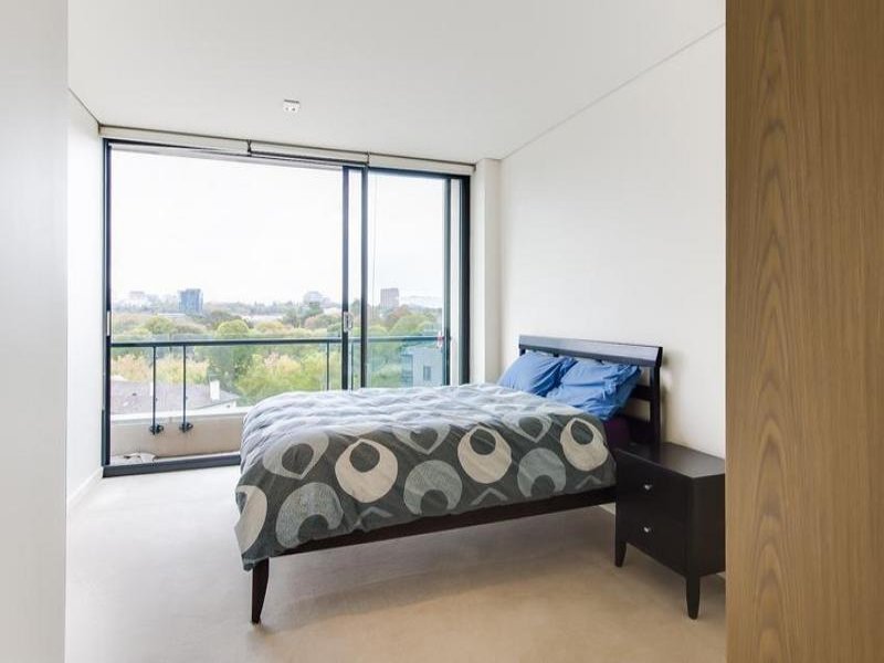 1008/250 St Kilda Road, Southbank image 8