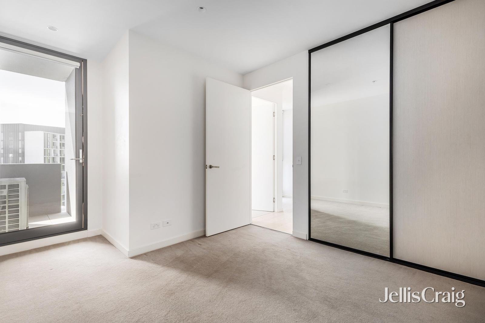 1008/61 Galada Avenue, Parkville image 3