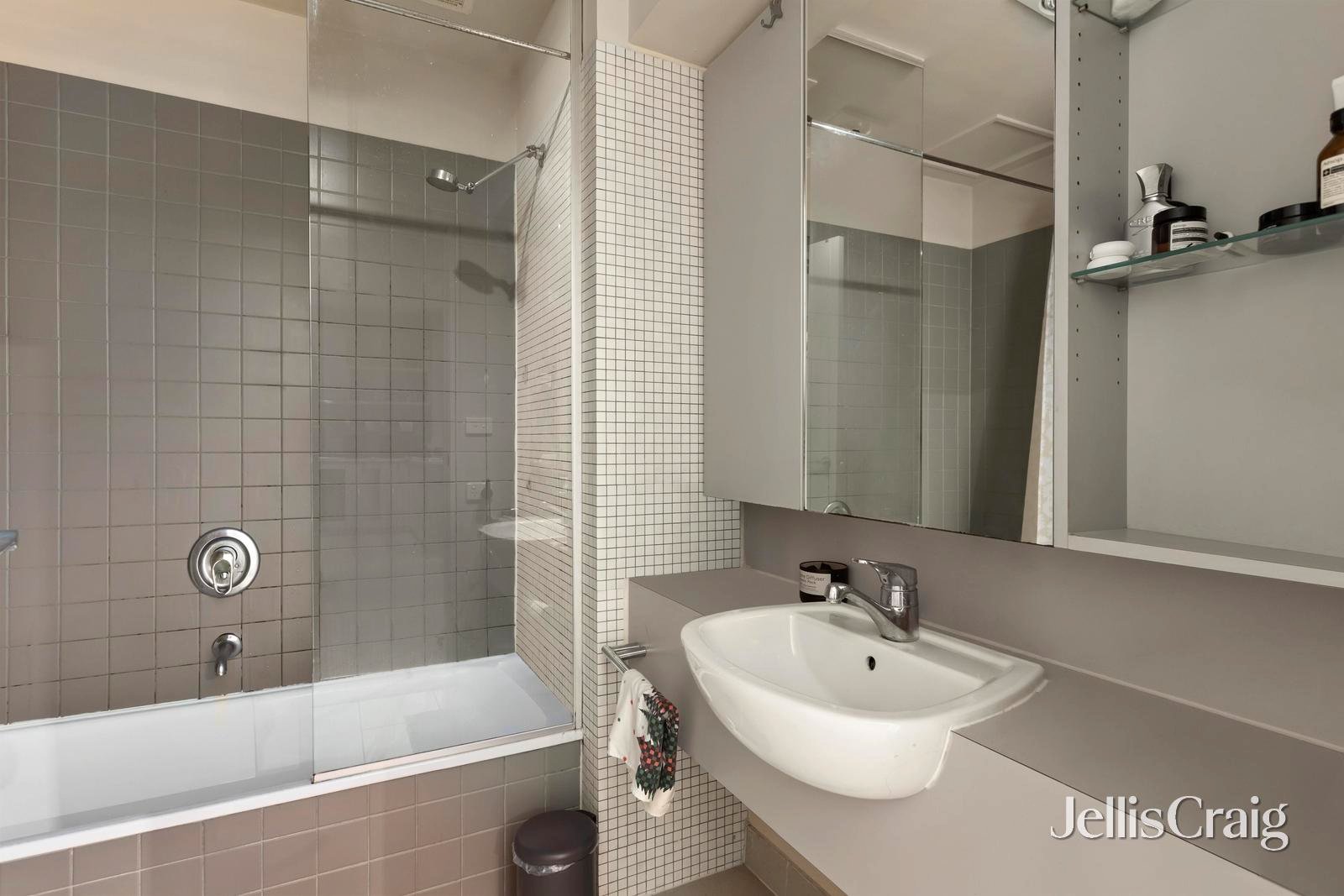 1008/639 Little Bourke Street, Melbourne image 5