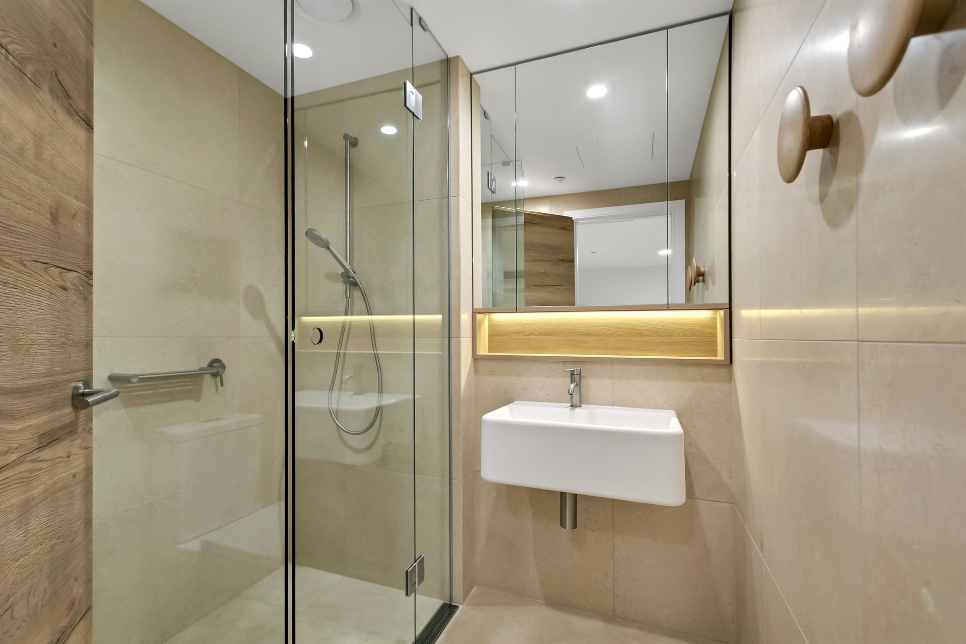 1009 / 12 Queens Road Melbourne