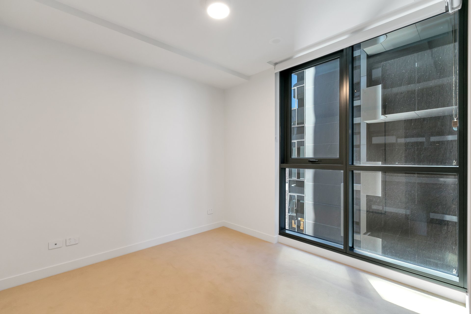 1009 / 12 Queens Road Melbourne