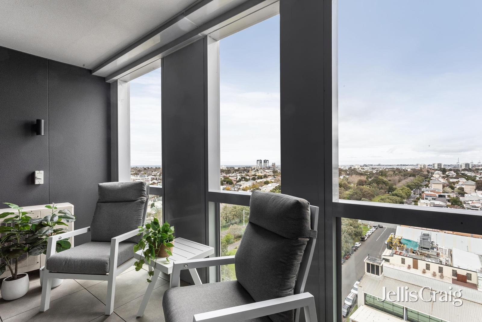 1009/259 Normanby Road, South Melbourne image 13