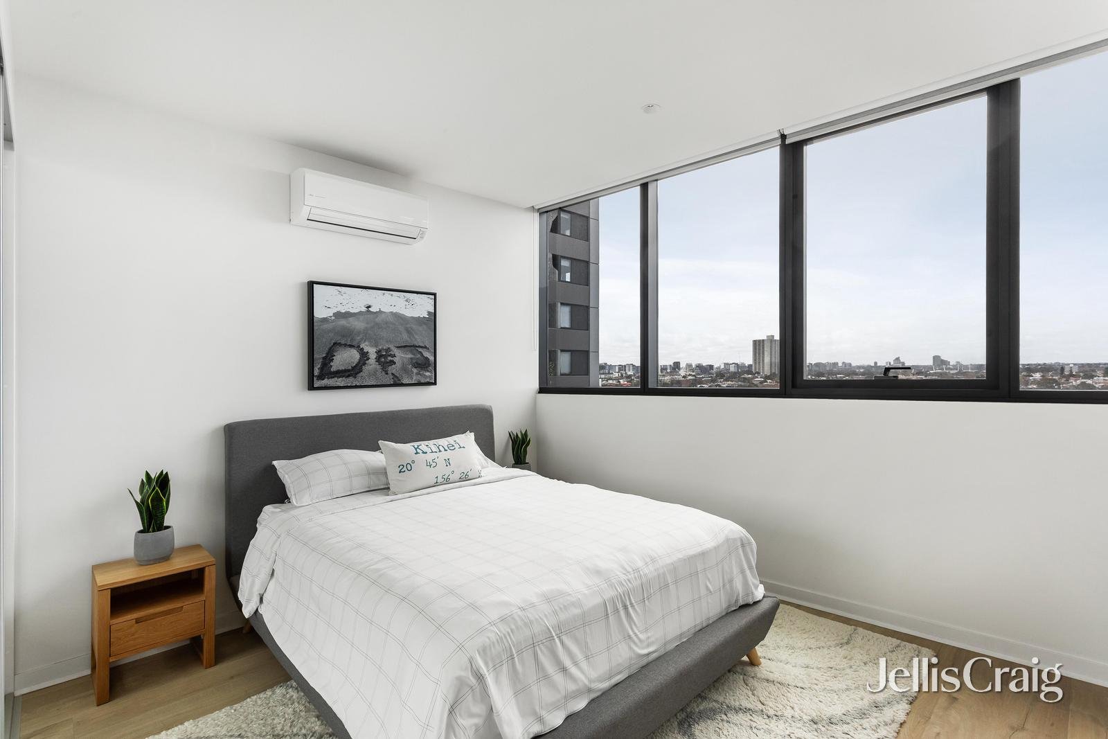 1009/259 Normanby Road, South Melbourne image 14