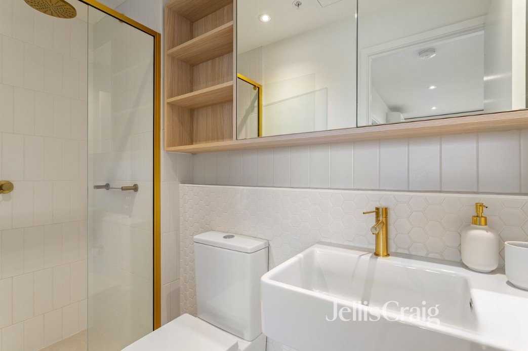 1009/8 Hallenstein Street, Footscray image 8