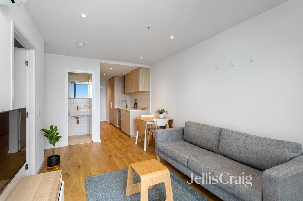 1009/8 Hallenstein Street, Footscray image 2
