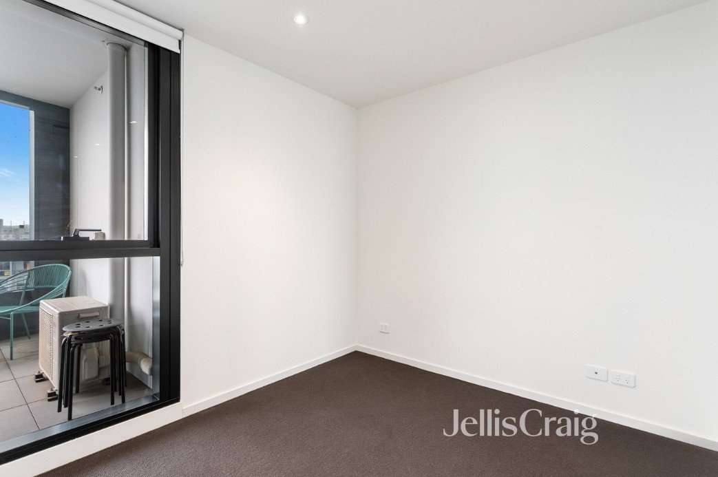 1009/8 Hallenstein Street, Footscray image 7