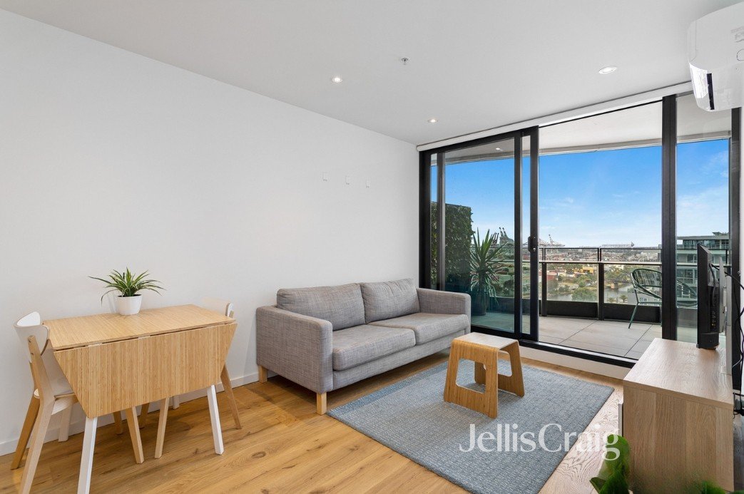 1009/8 Hallenstein Street, Footscray image 3