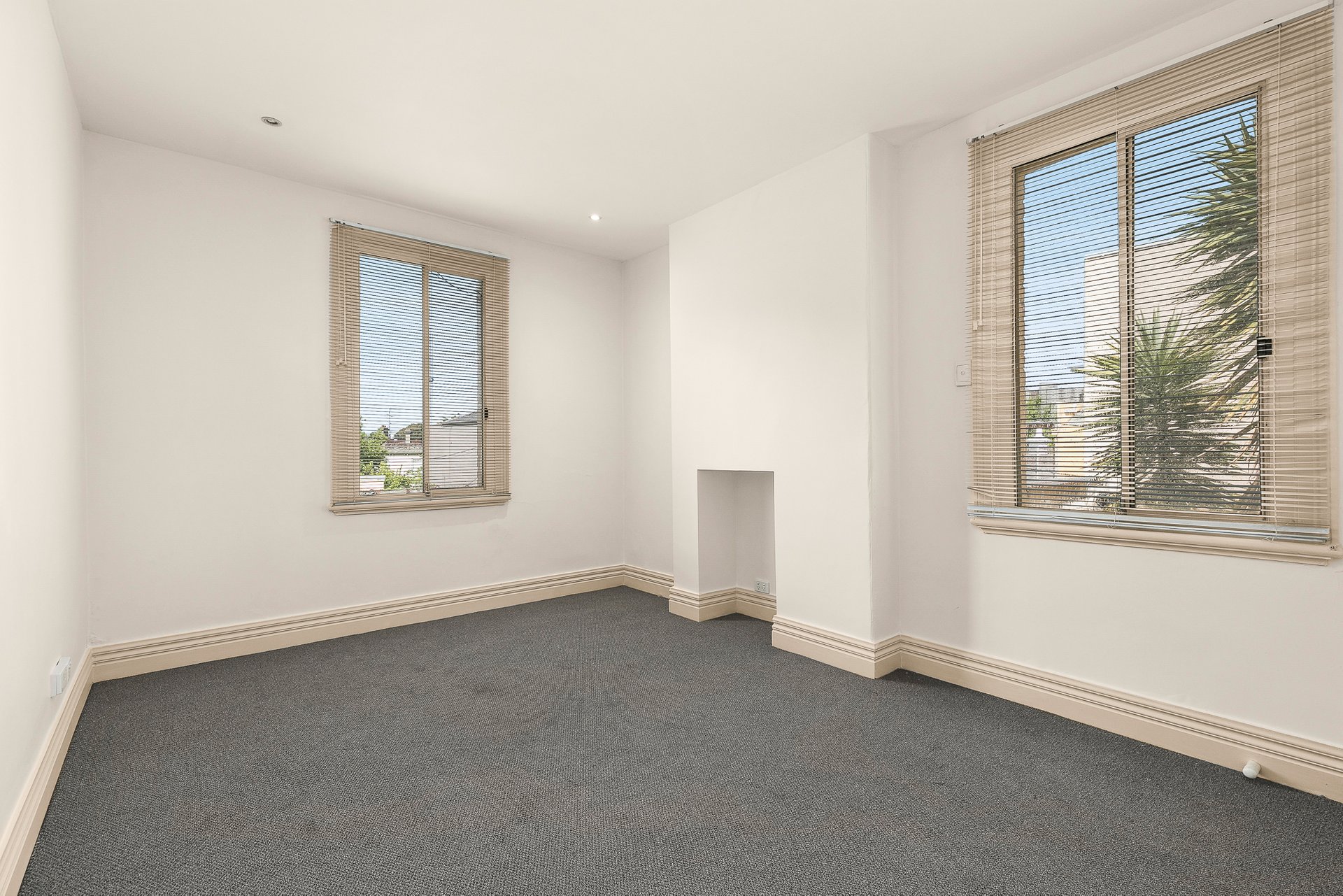 Property Gallery Thumbnail 6