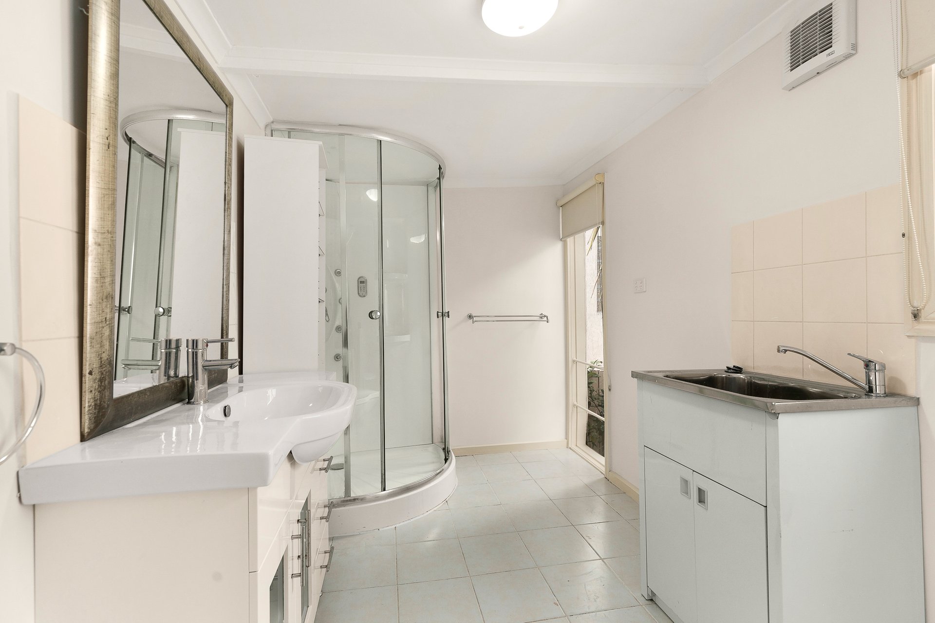 Property Gallery Thumbnail 7