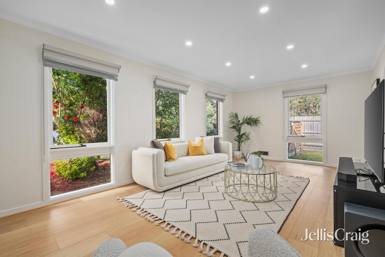101 Capital Avenue, Glen Waverley image 2