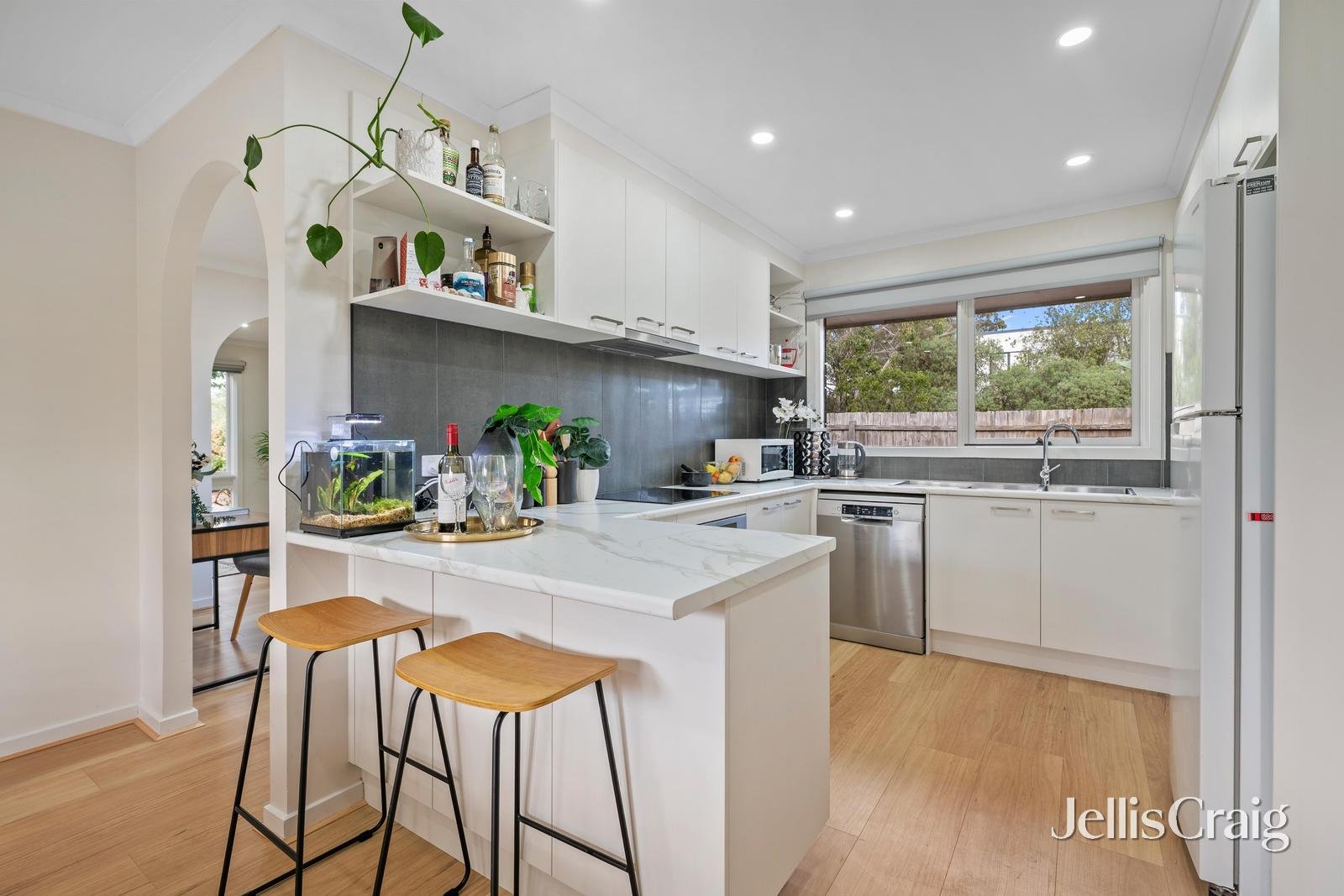 101 Capital Avenue, Glen Waverley image 4