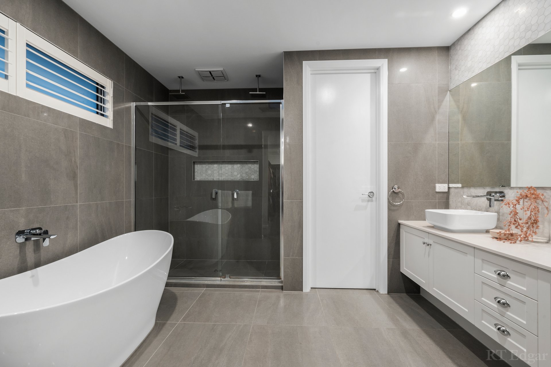 Property Gallery Thumbnail 10